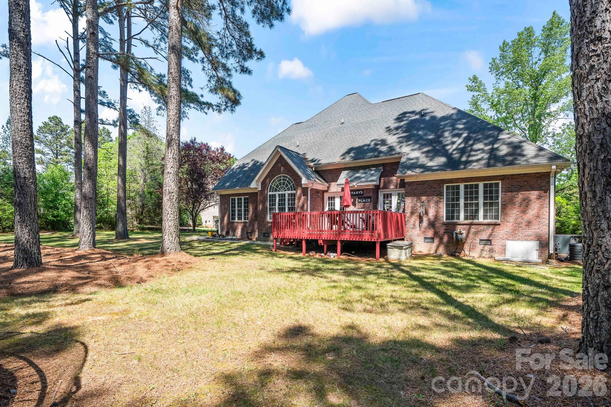 443 Crowders Bluff Court — Clover