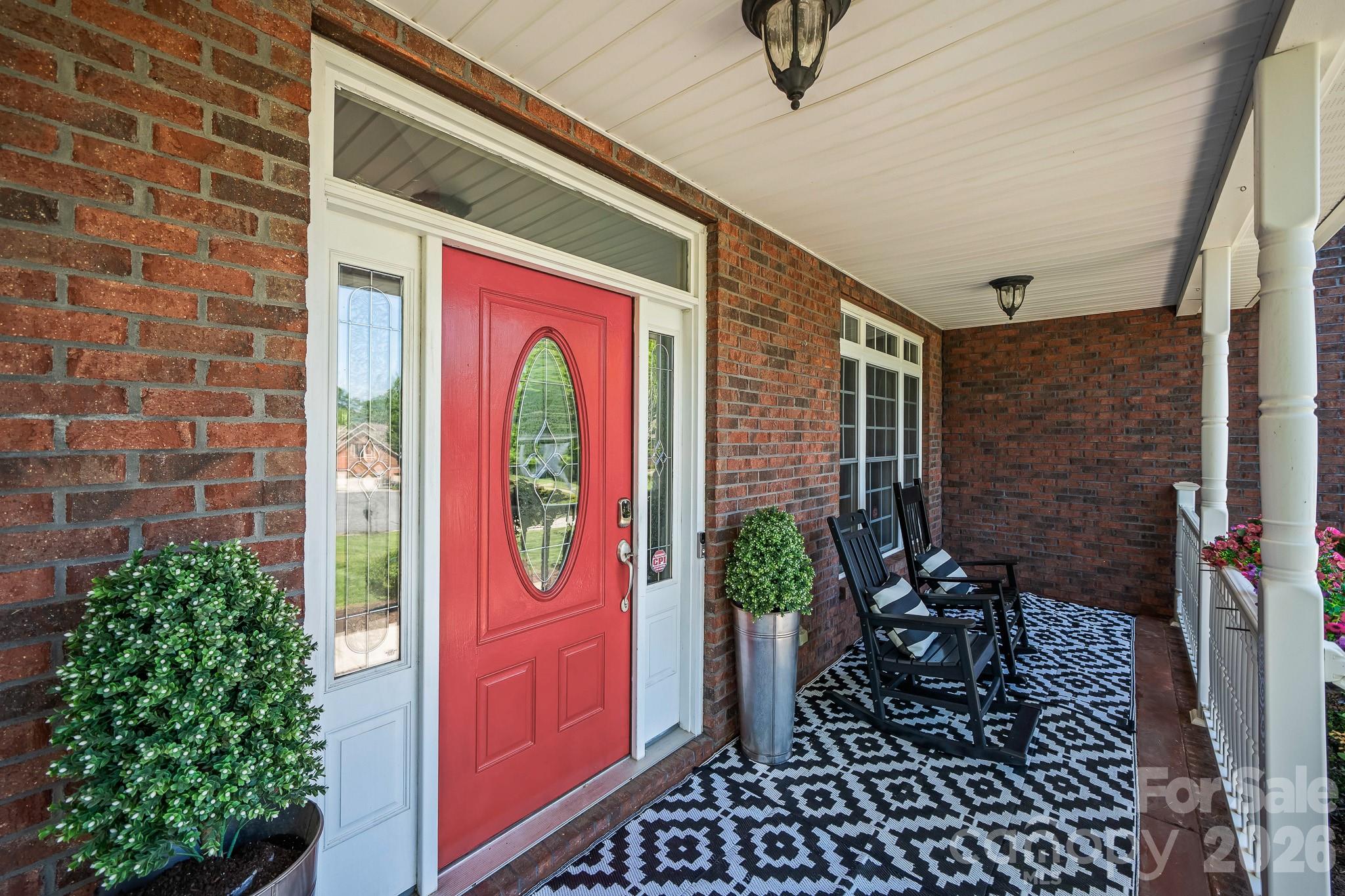 443 Crowders Bluff Court — Clover