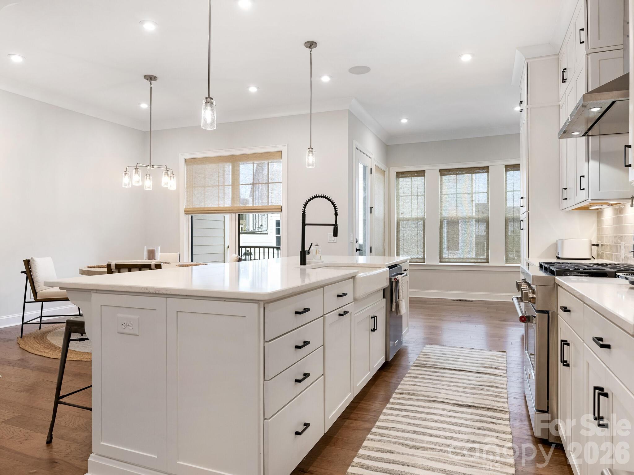 2555 Deacon Avenue — Charlotte