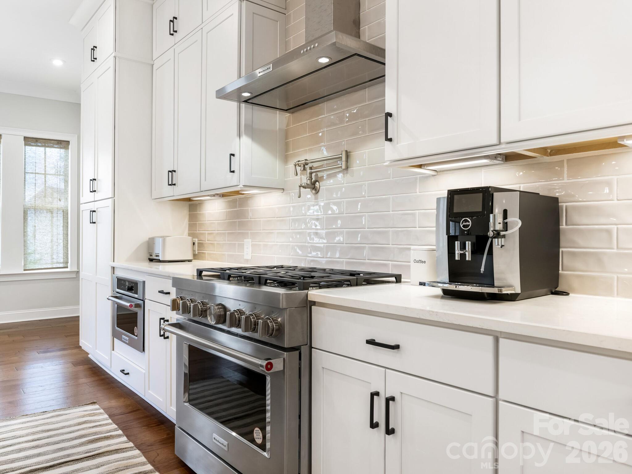 2555 Deacon Avenue — Charlotte