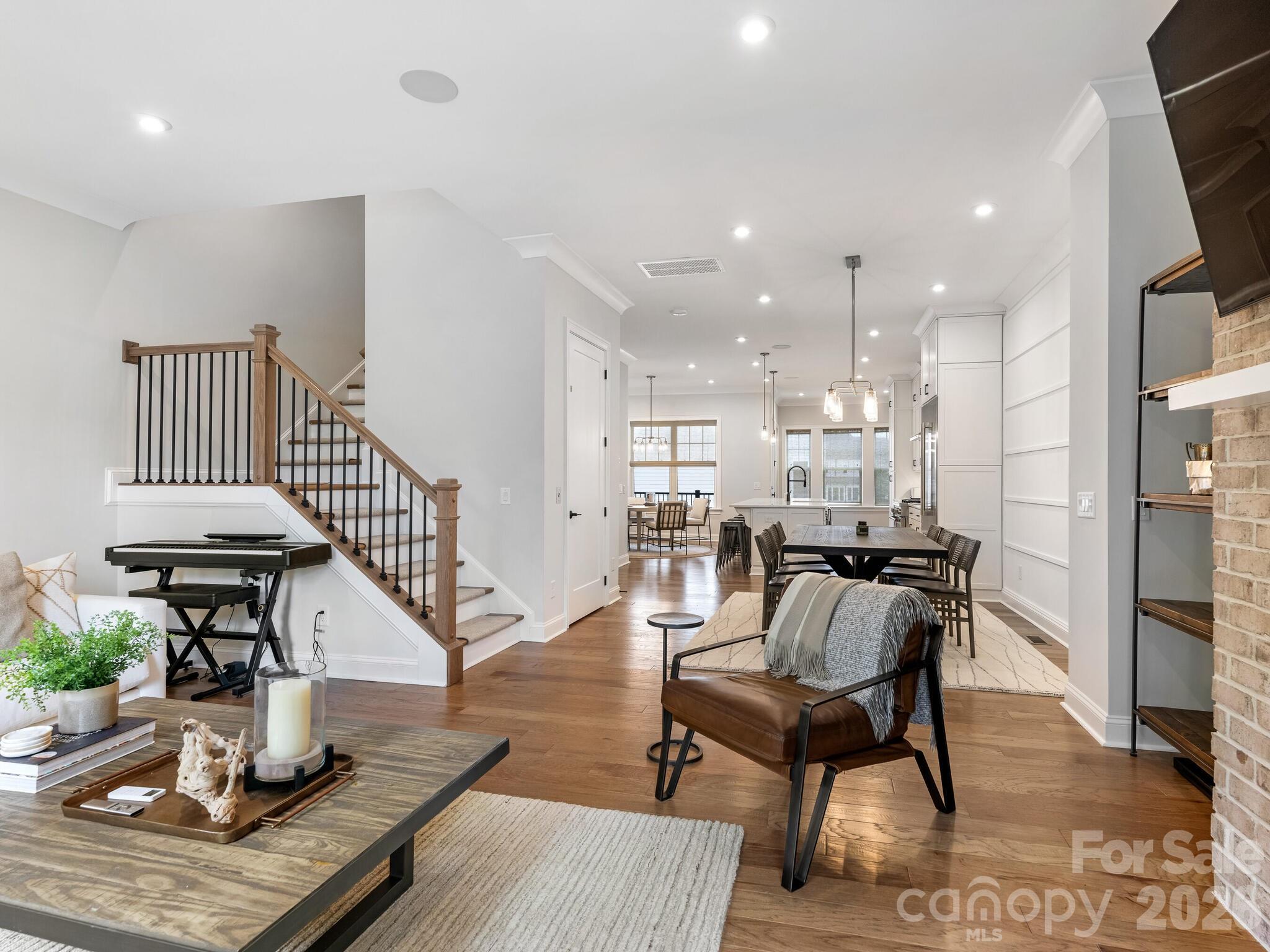 2555 Deacon Avenue — Charlotte