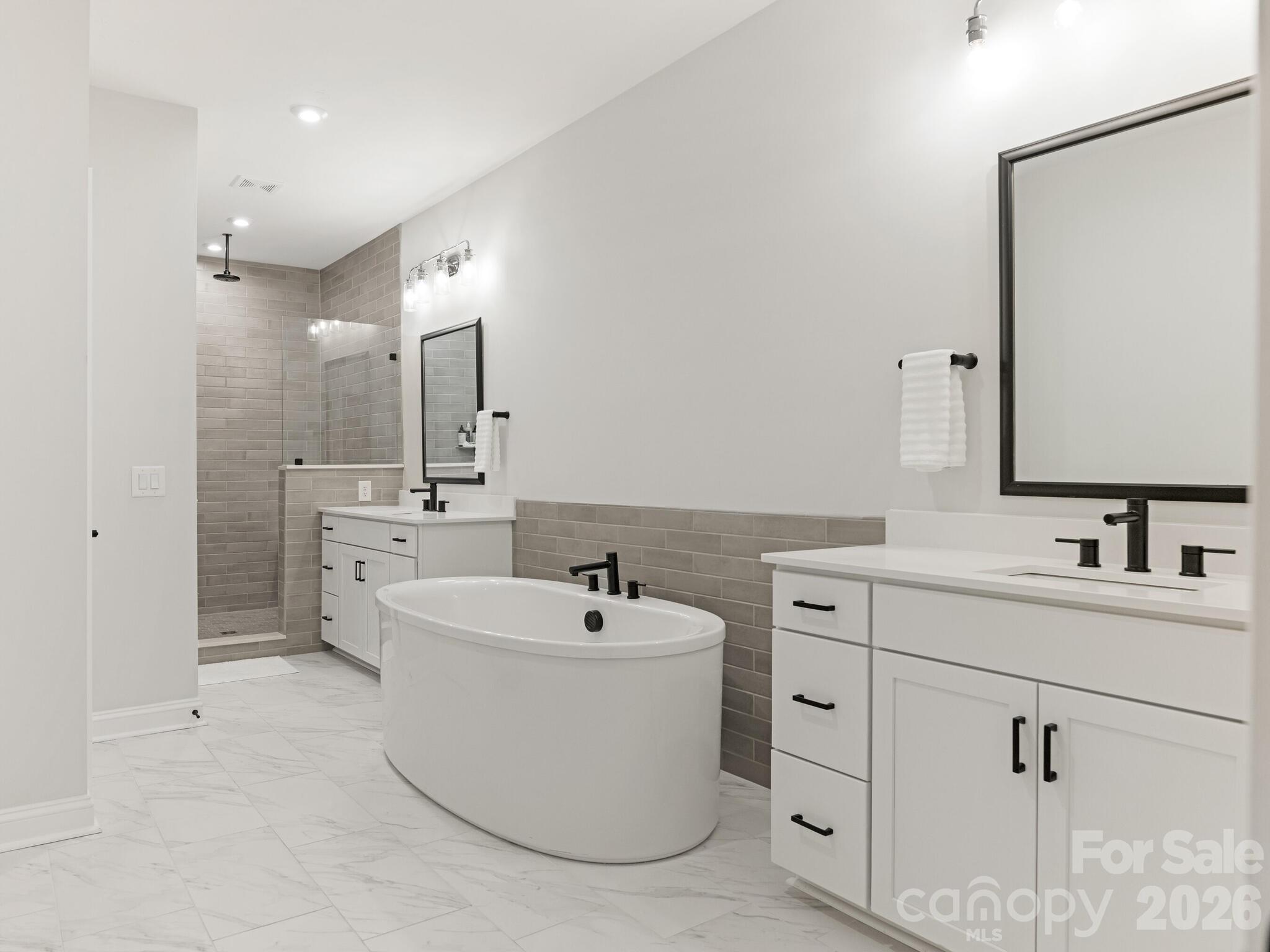 2555 Deacon Avenue — Charlotte