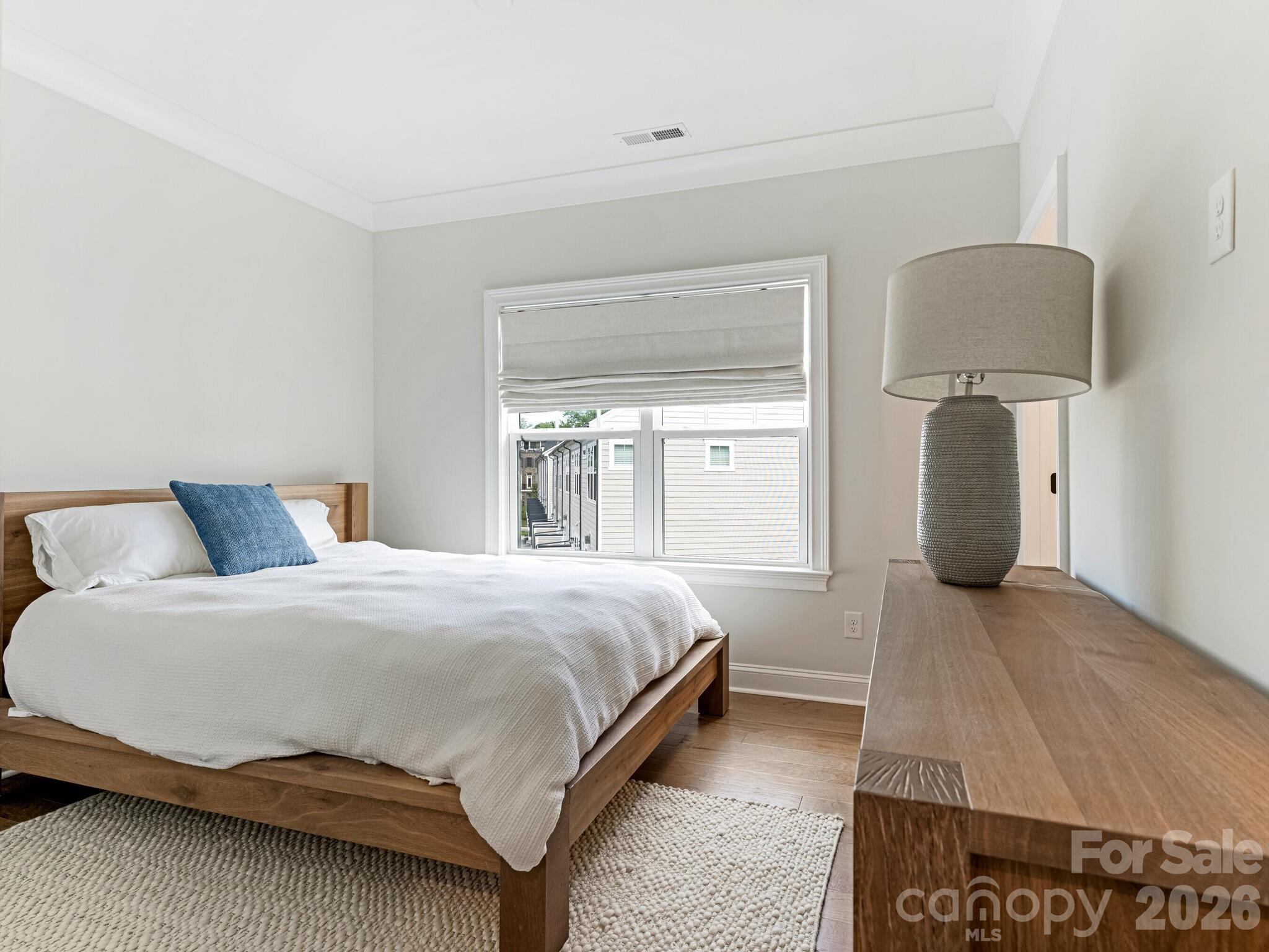 2555 Deacon Avenue — Charlotte
