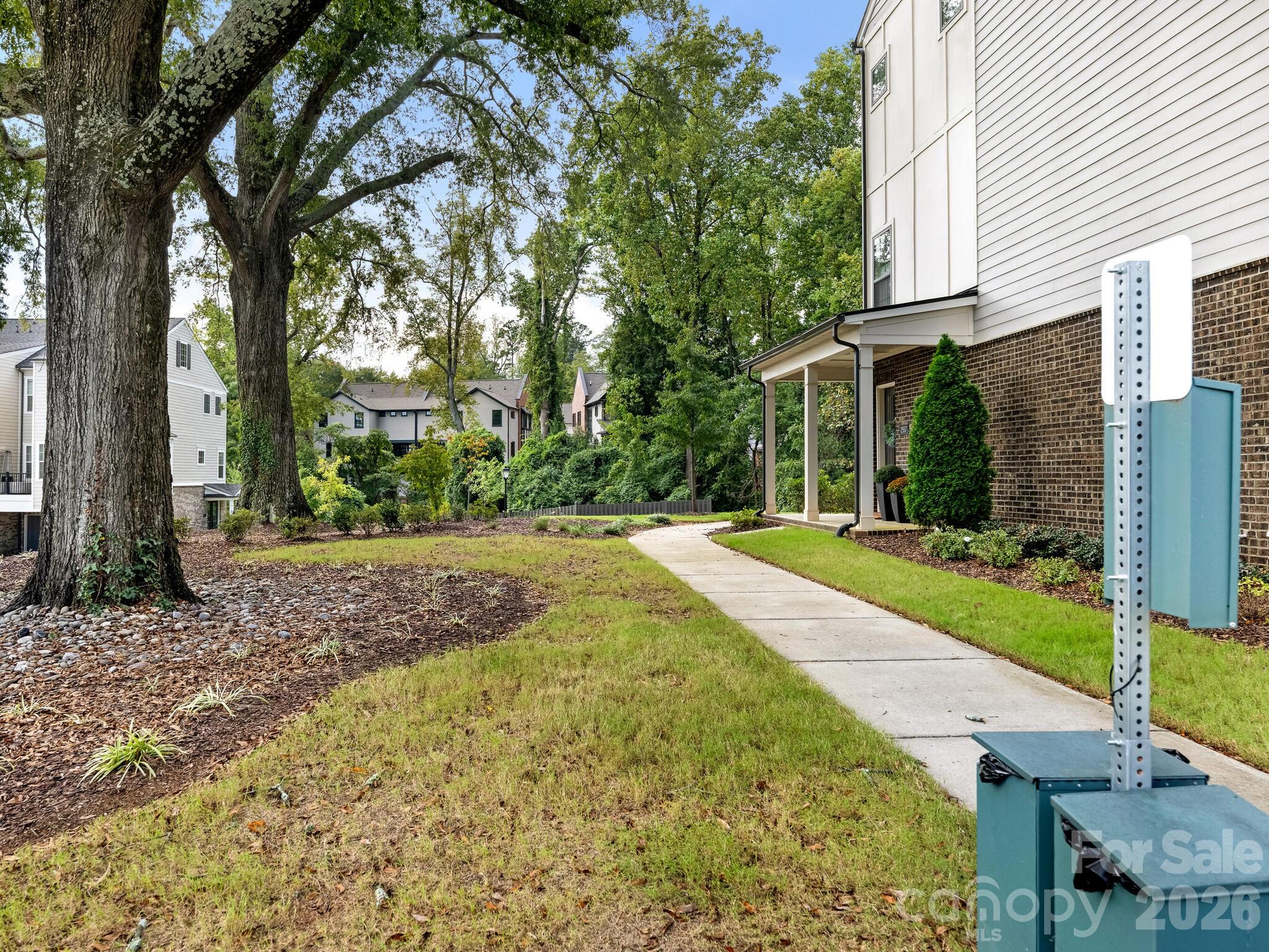 2555 Deacon Avenue — Charlotte