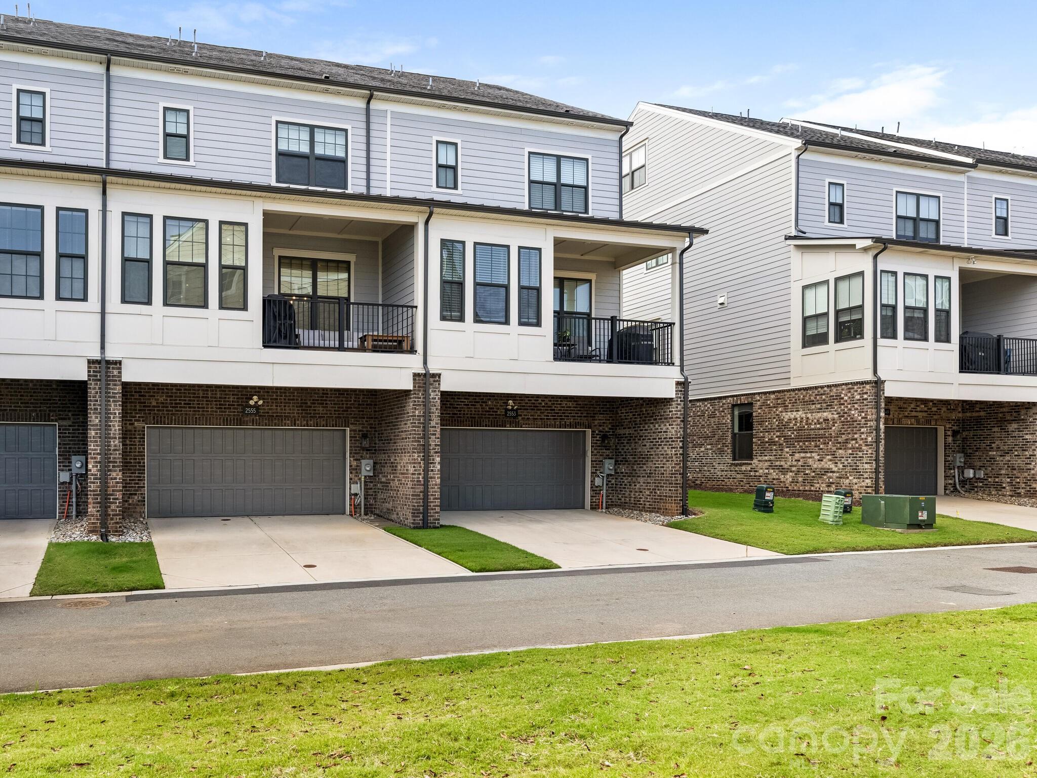 2555 Deacon Avenue — Charlotte