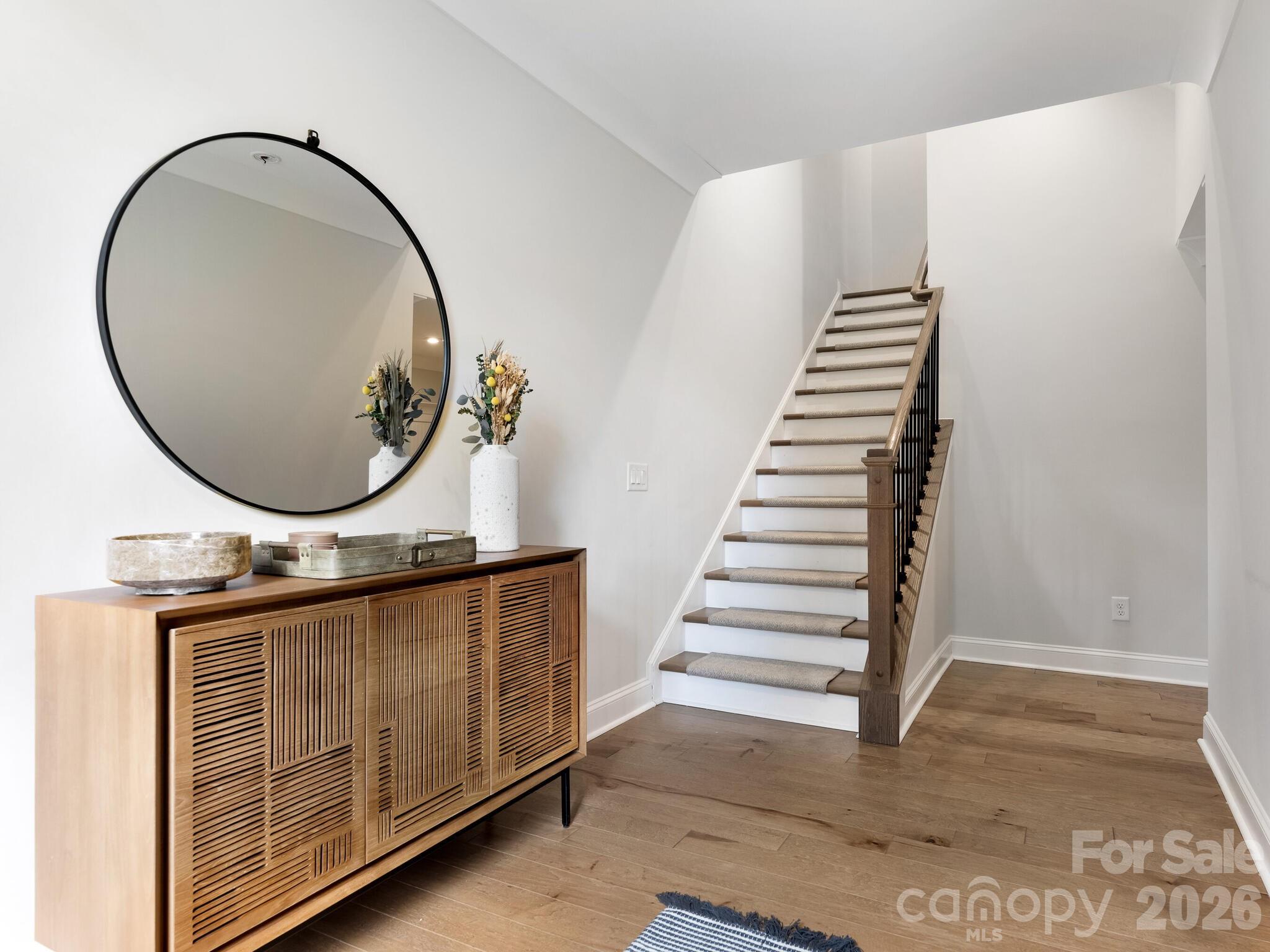 2555 Deacon Avenue — Charlotte