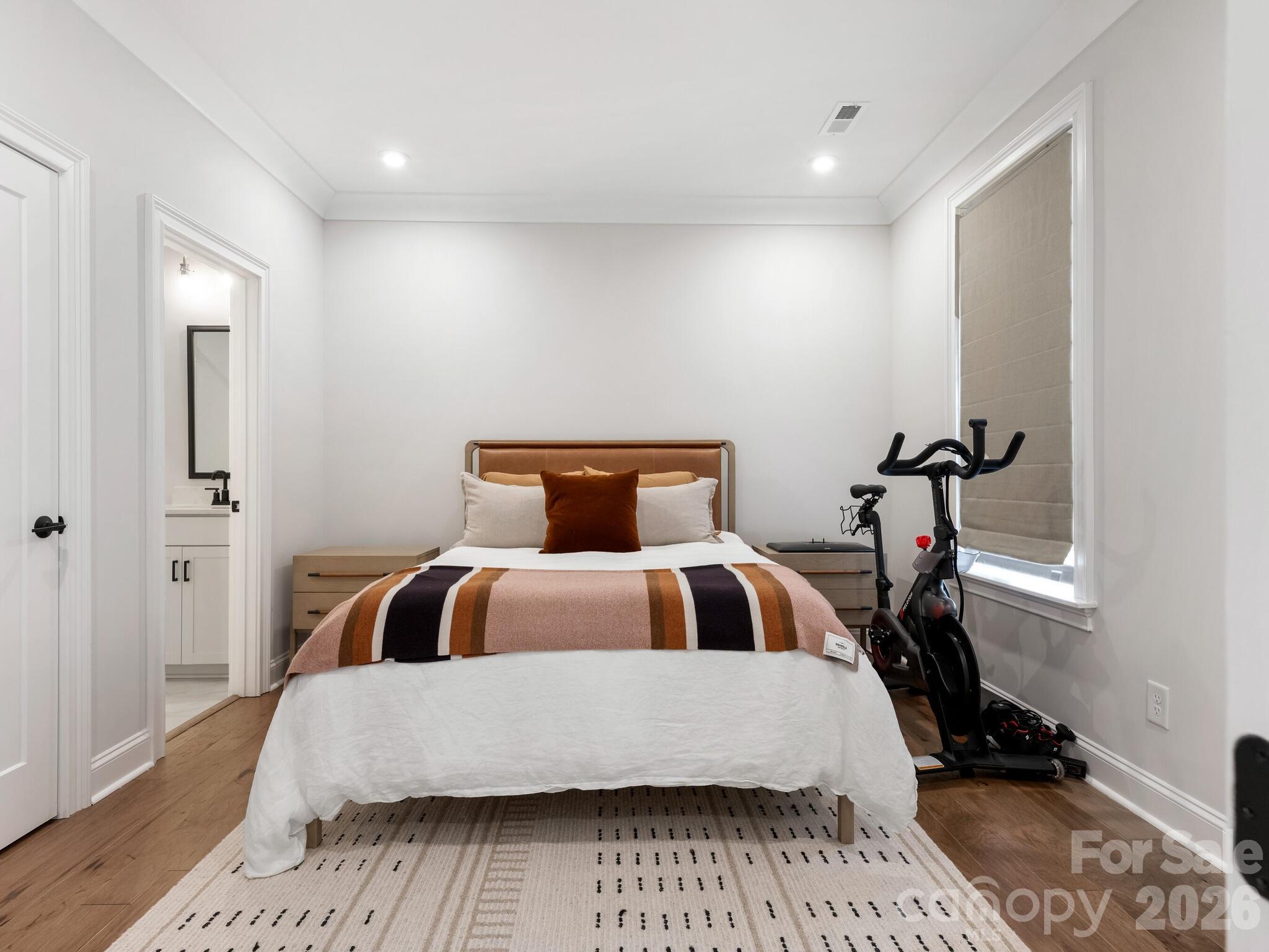 2555 Deacon Avenue — Charlotte
