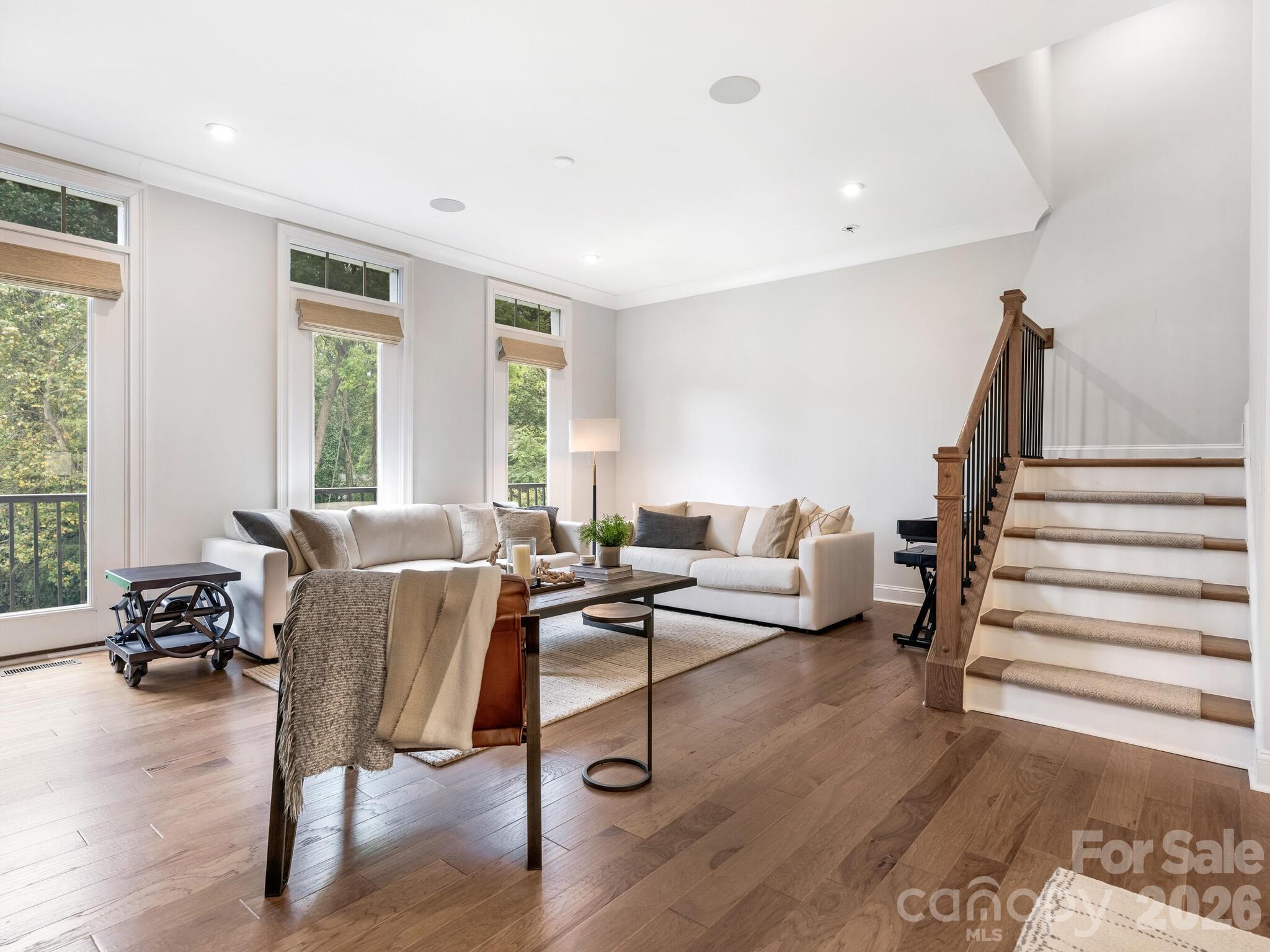 2555 Deacon Avenue — Charlotte