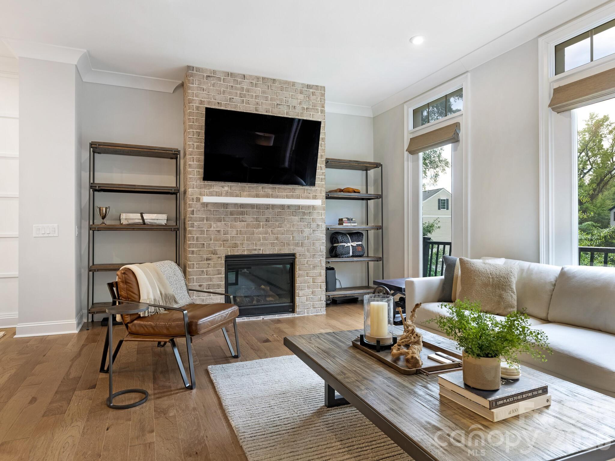 2555 Deacon Avenue — Charlotte