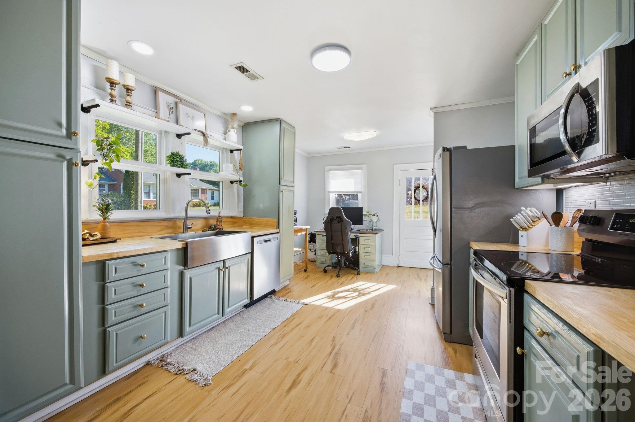 305 Bost Circle — Rockwell