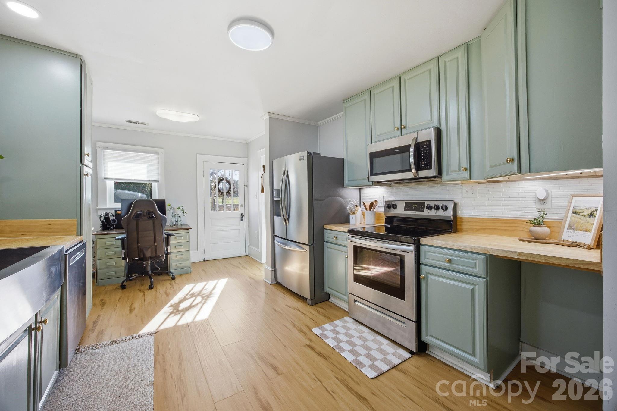 305 Bost Circle — Rockwell