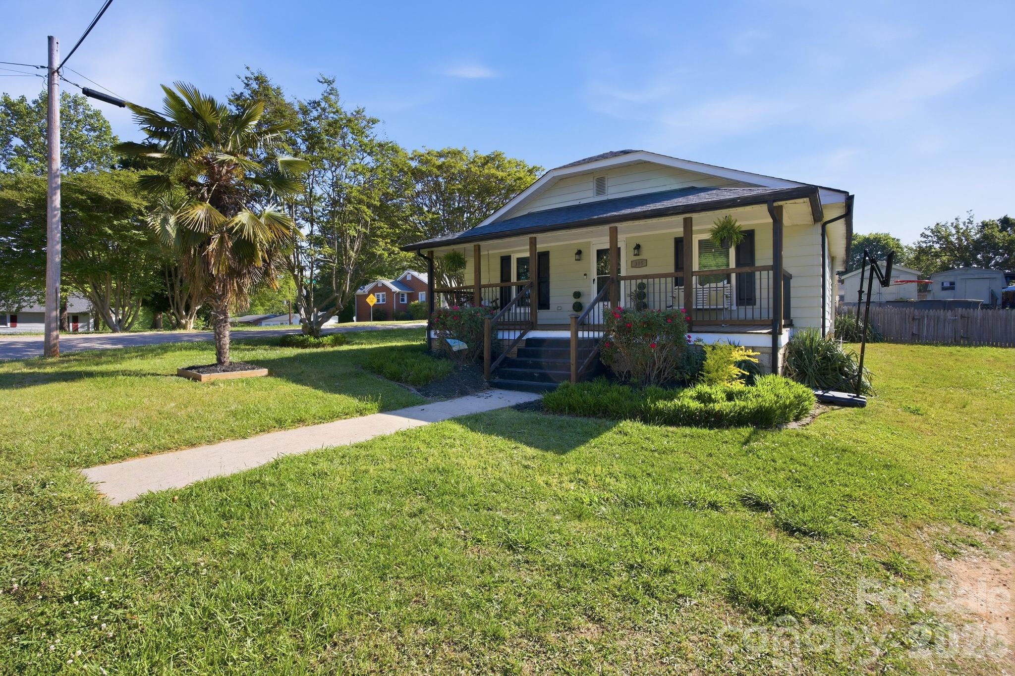 305 Bost Circle — Rockwell