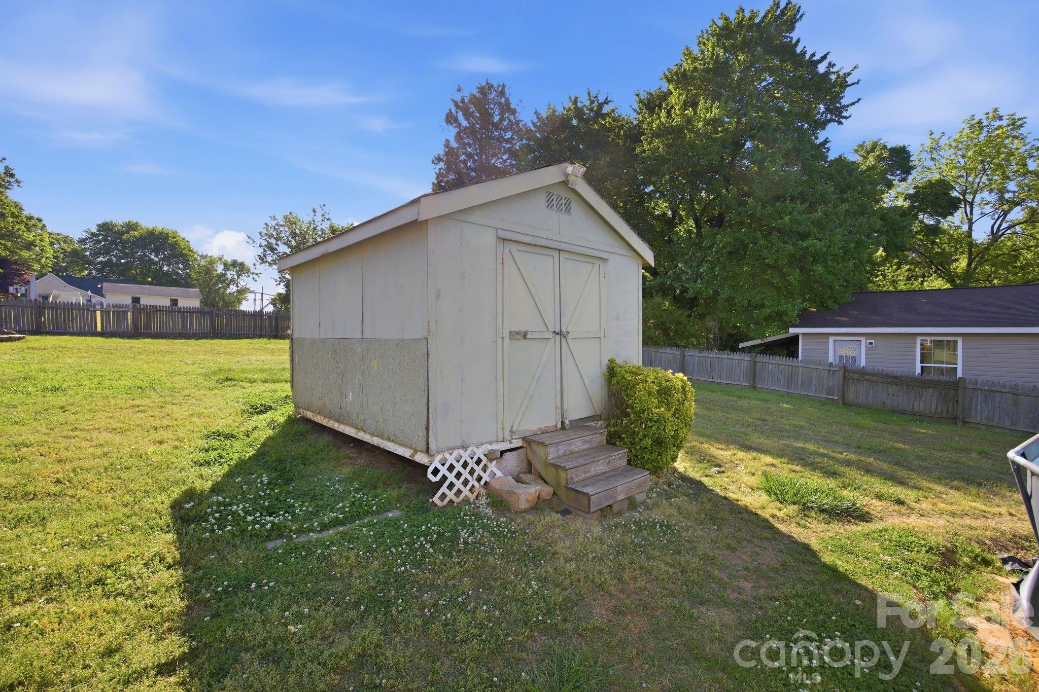 305 Bost Circle — Rockwell