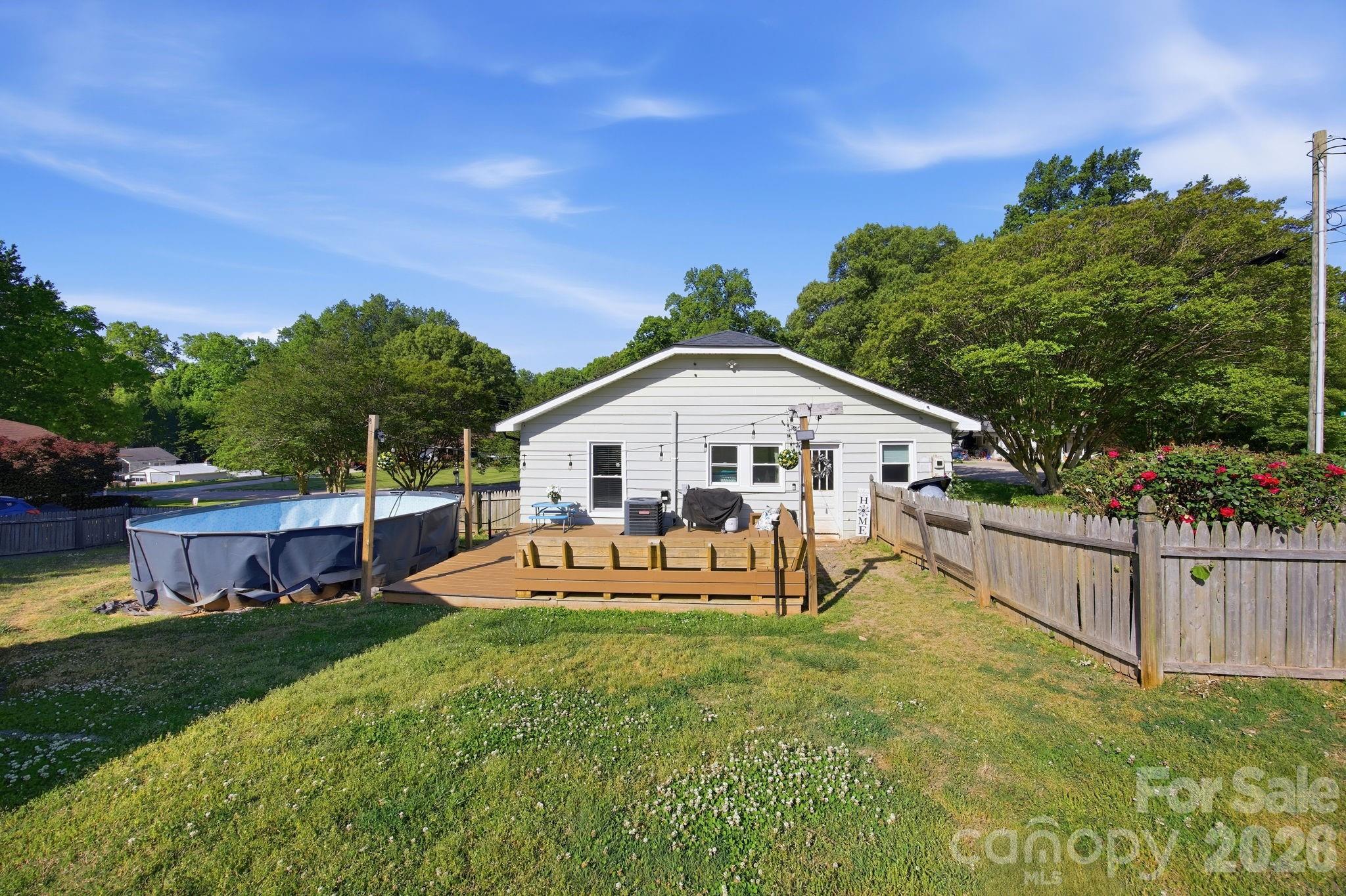 305 Bost Circle — Rockwell