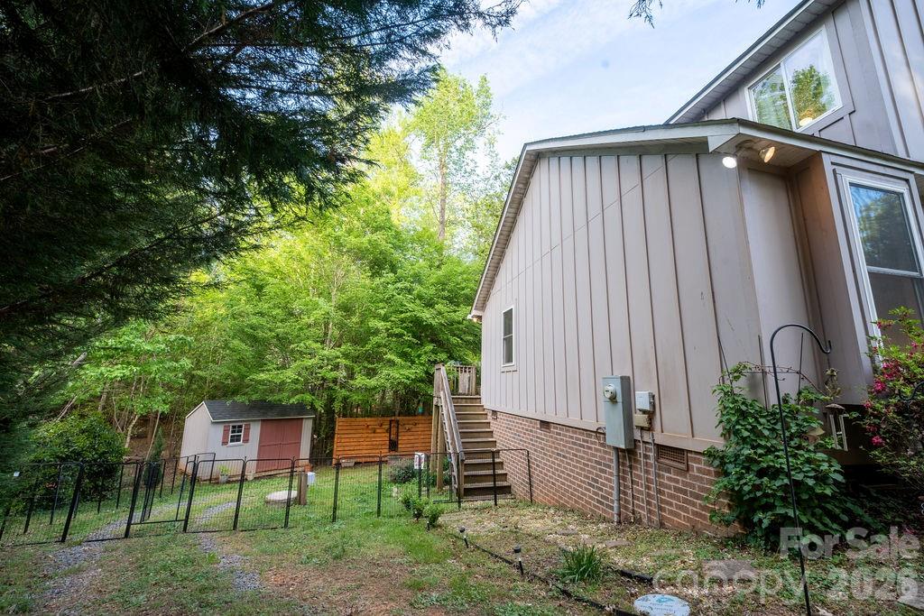 138 Uwharrie Court — Mount Gilead