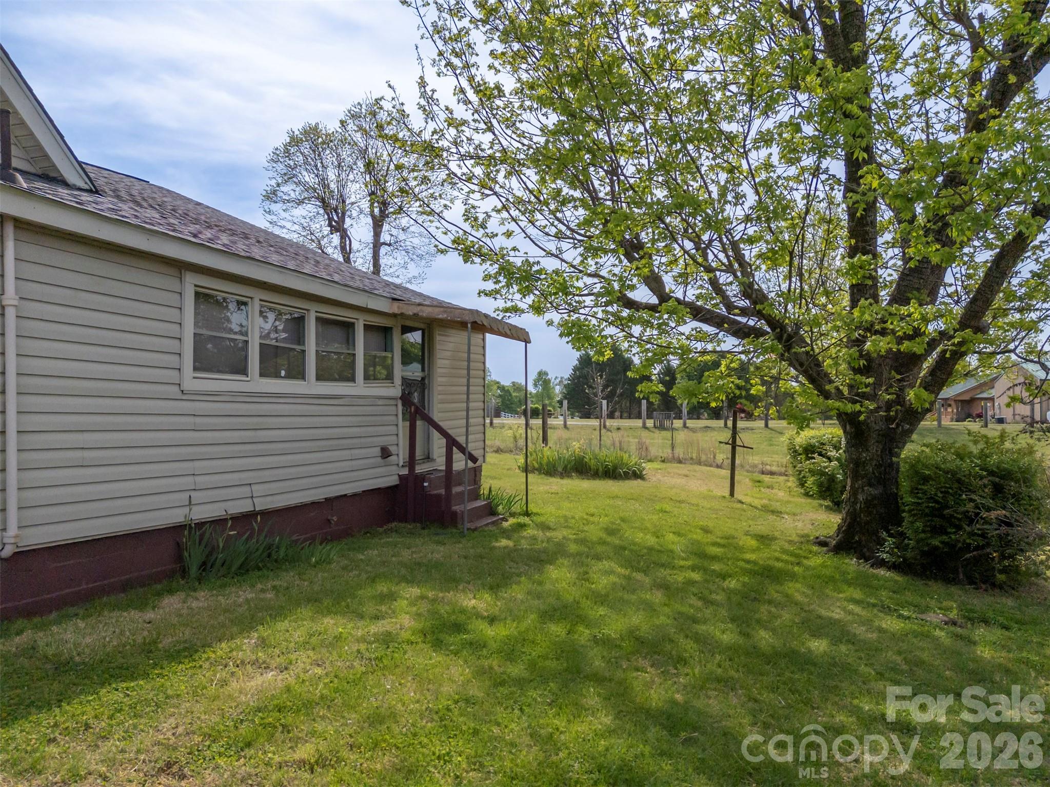 504 Old Henrietta Road — Forest City