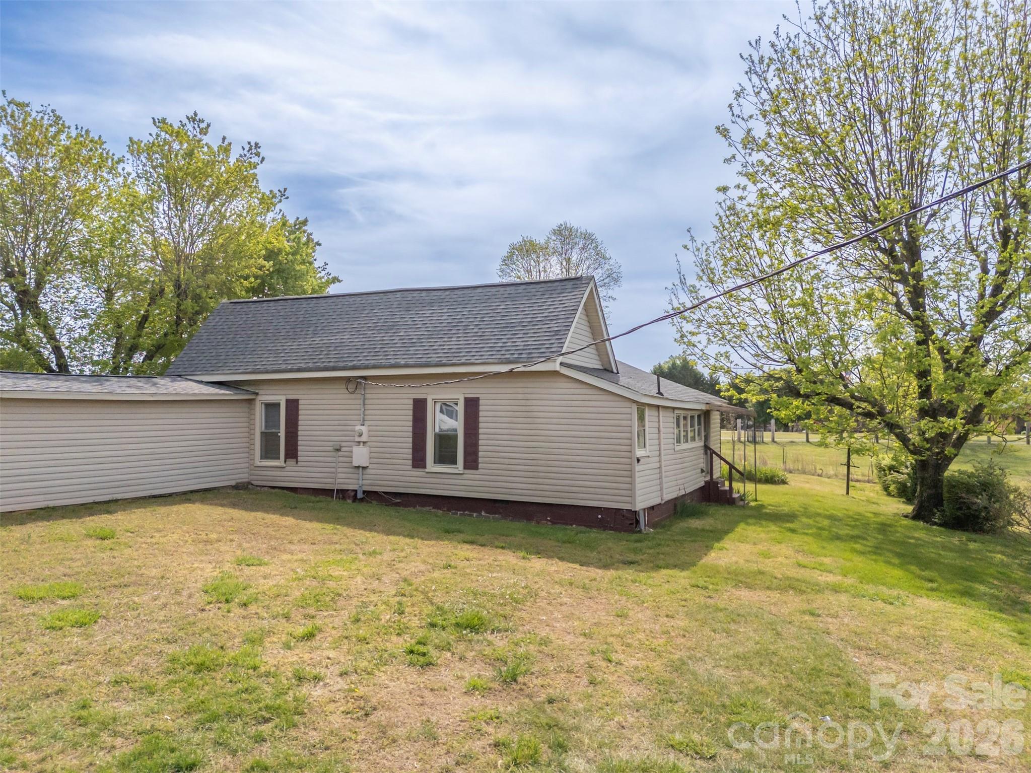504 Old Henrietta Road — Forest City