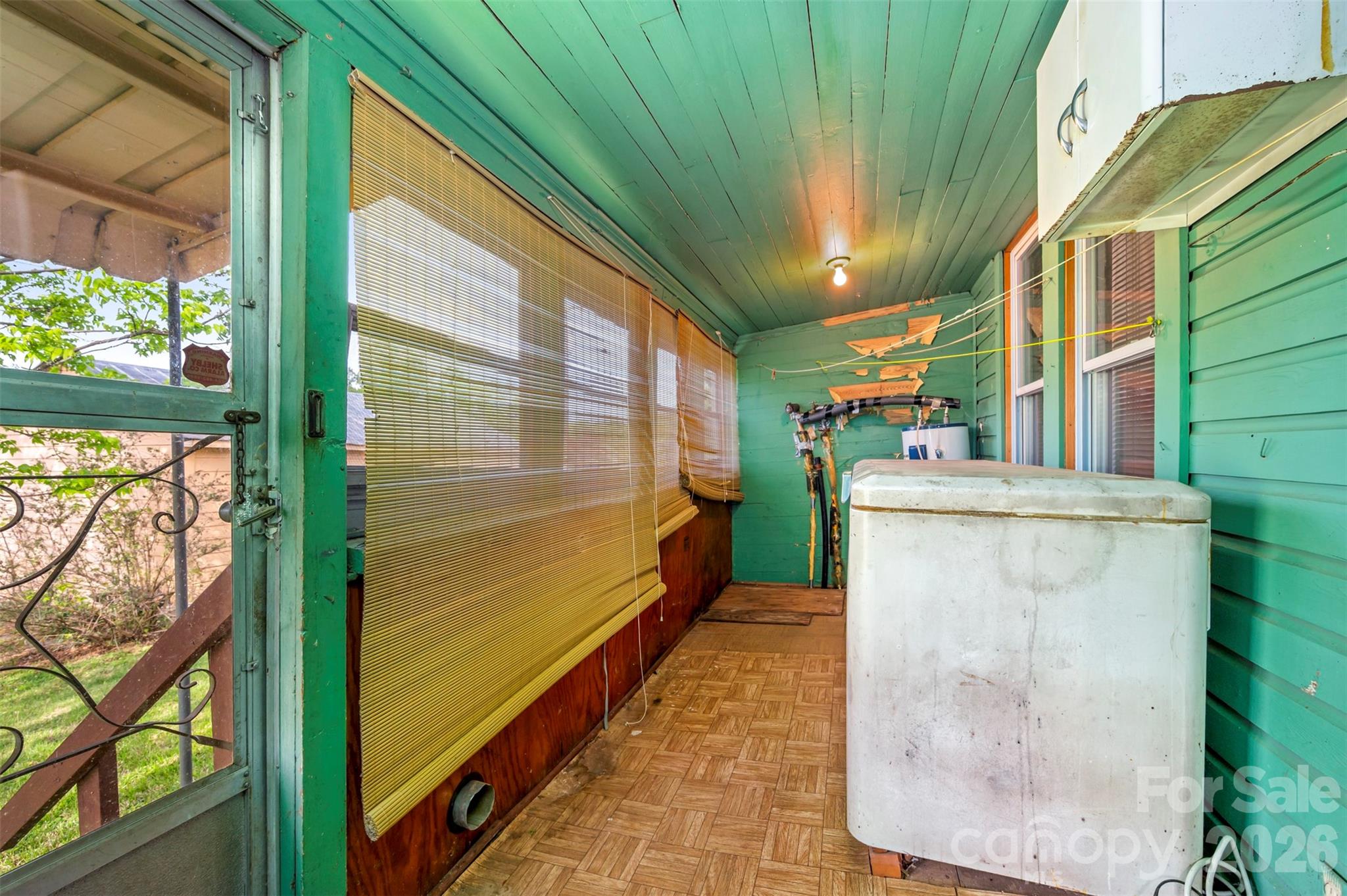 504 Old Henrietta Road — Forest City