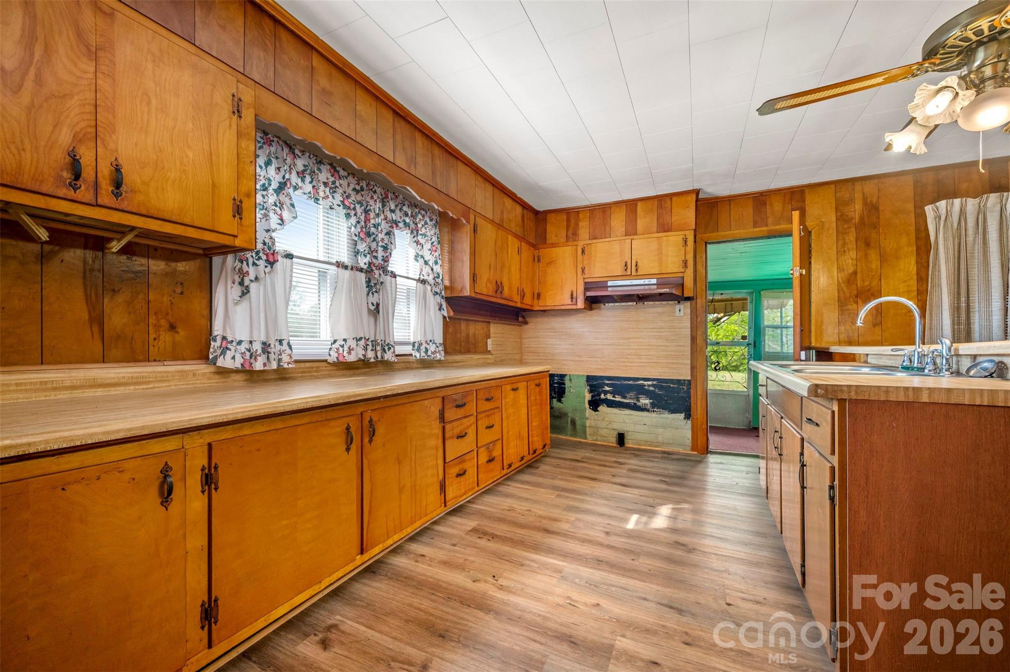 504 Old Henrietta Road — Forest City