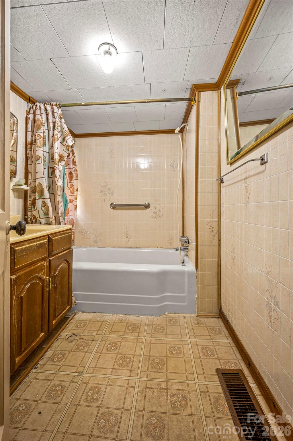 504 Old Henrietta Road — Forest City