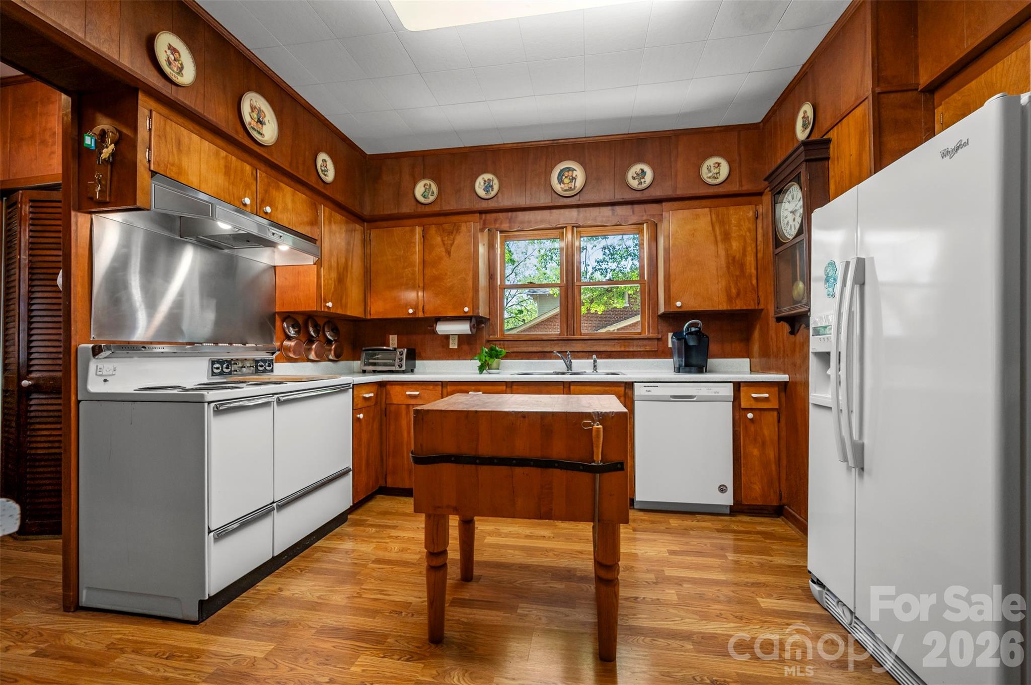 151 S Magnolia Street — Forest City
