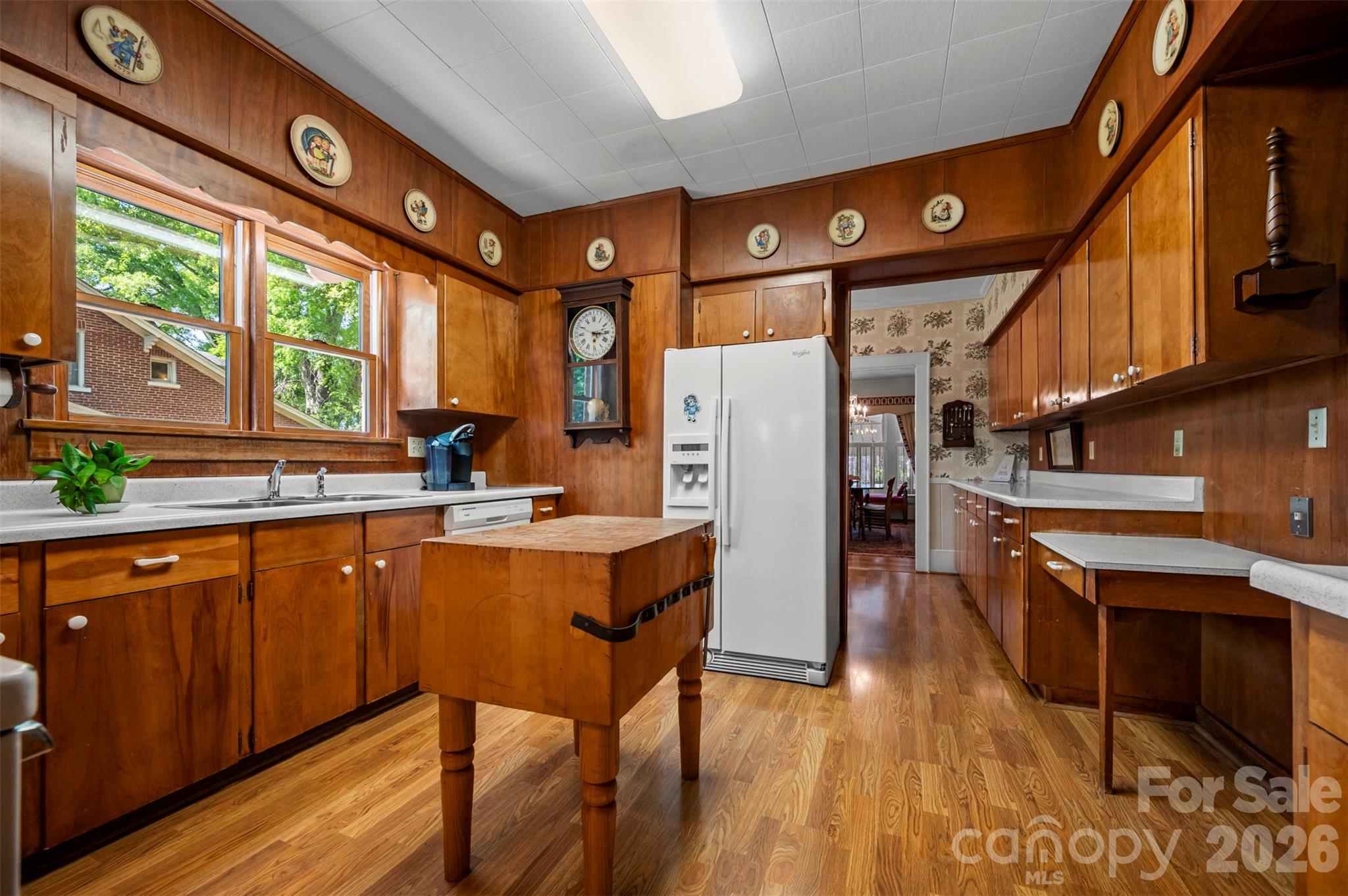 151 S Magnolia Street — Forest City