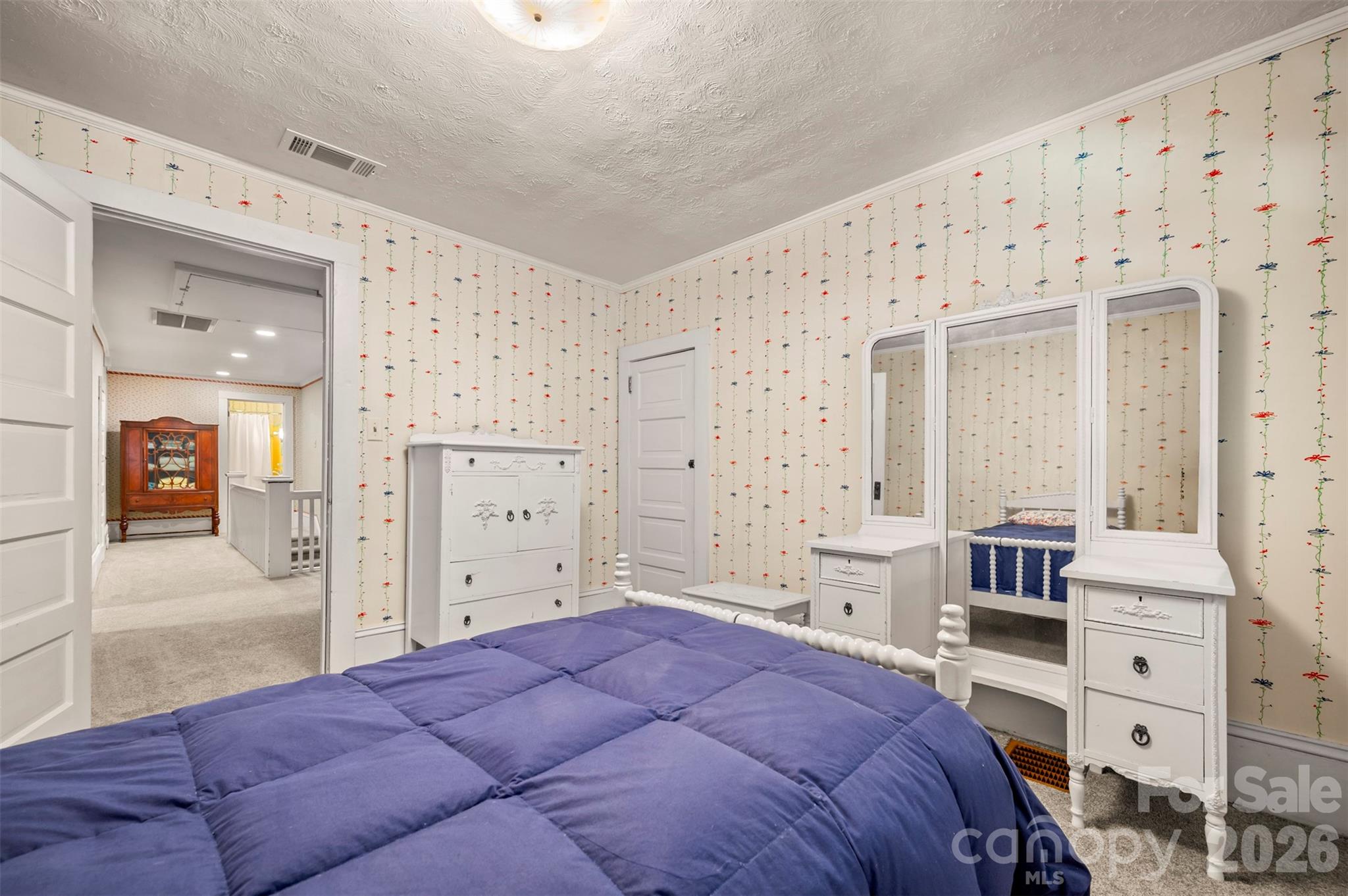 151 S Magnolia Street — Forest City