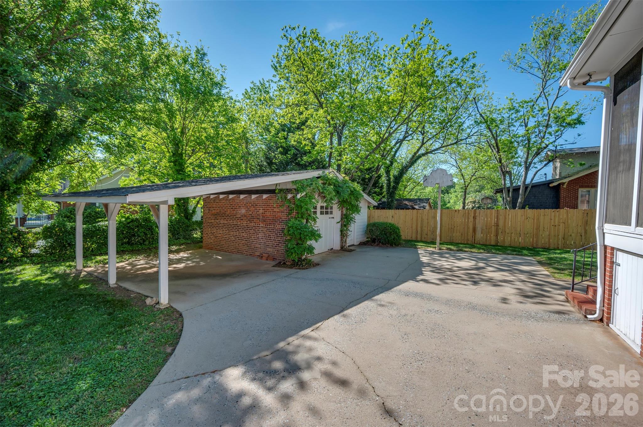 151 S Magnolia Street — Forest City