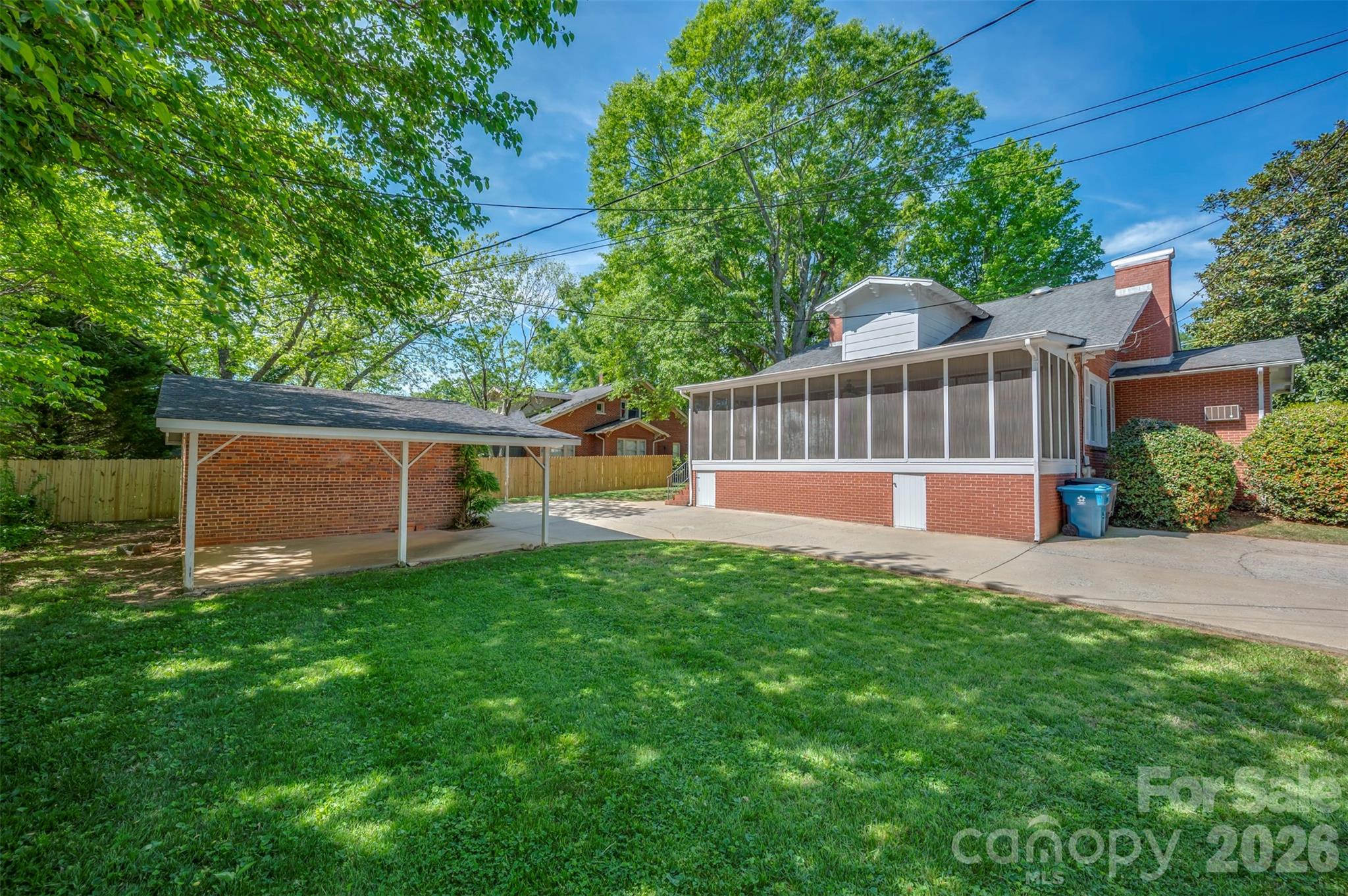 151 S Magnolia Street — Forest City
