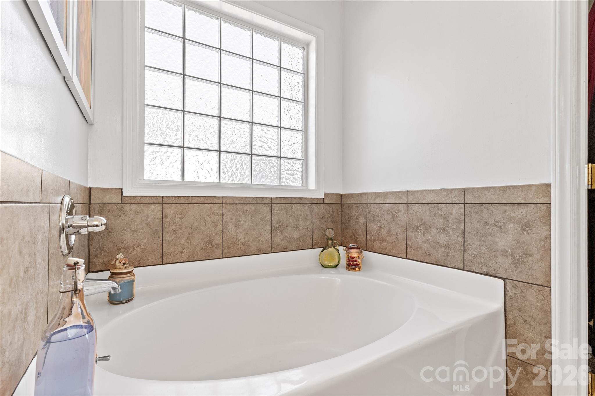 1530 Danlee Drive — Lancaster
