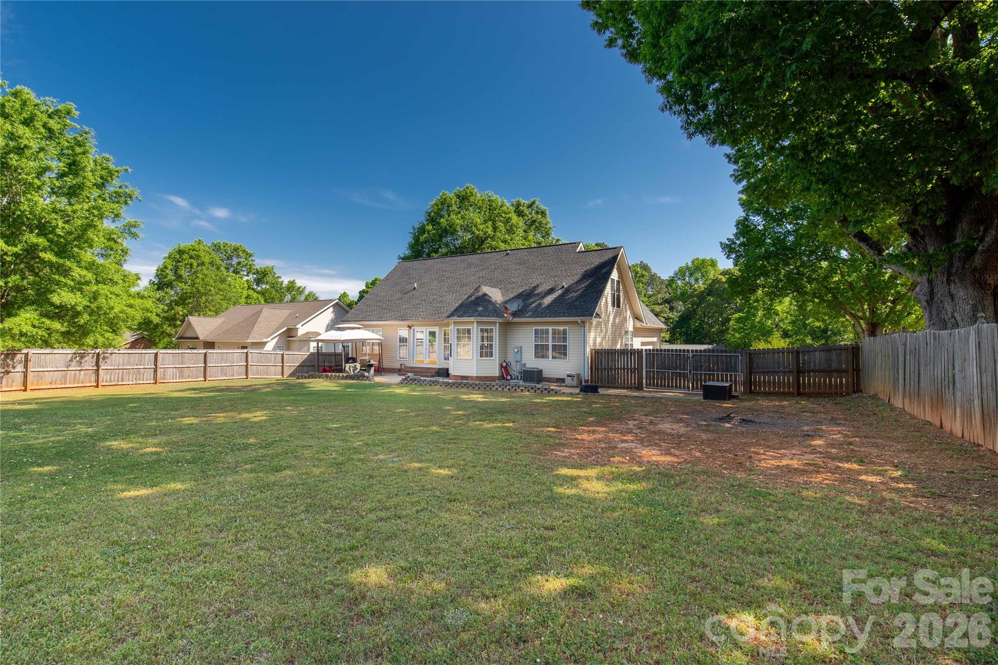 1530 Danlee Drive — Lancaster