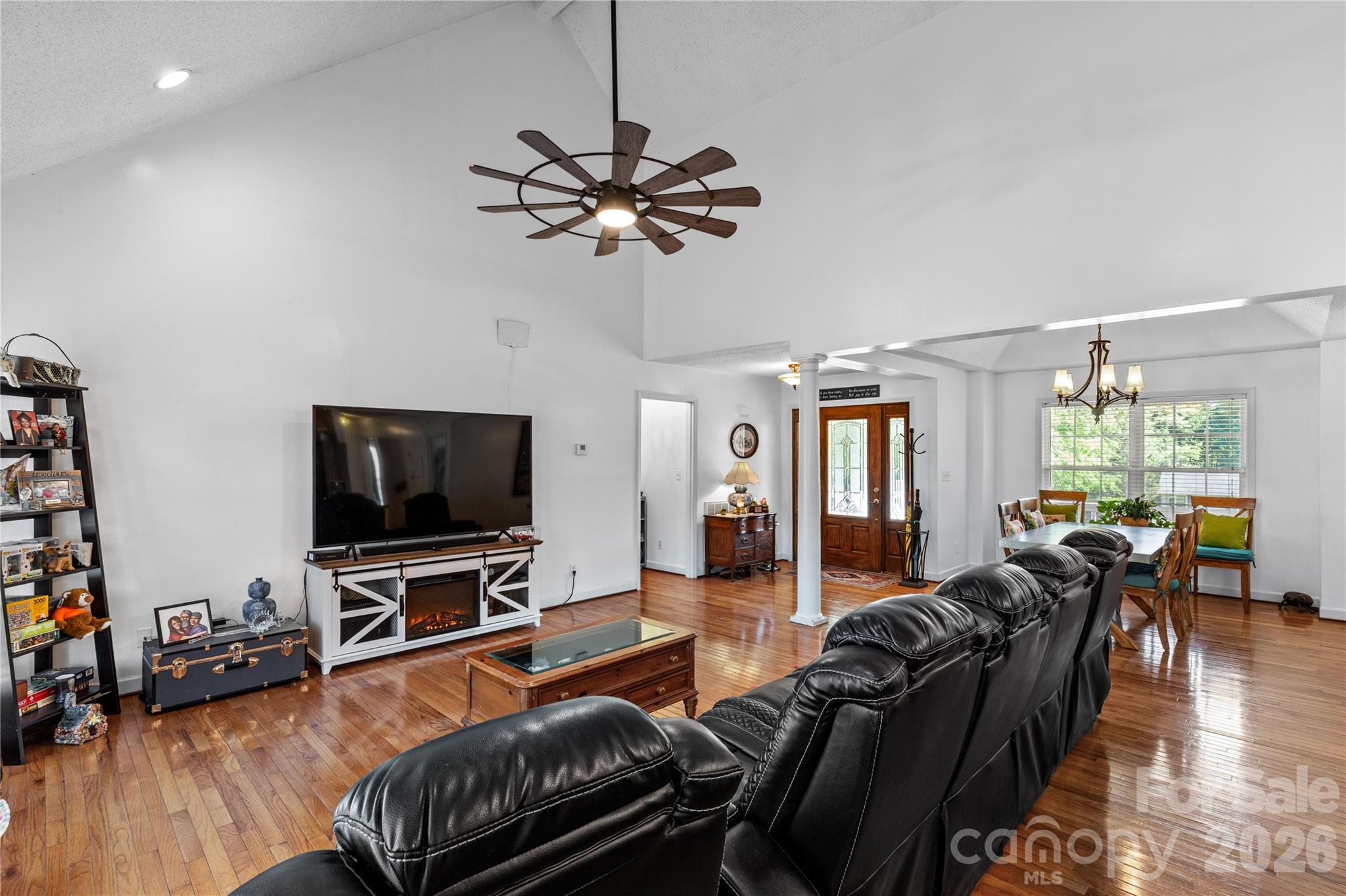 1530 Danlee Drive — Lancaster