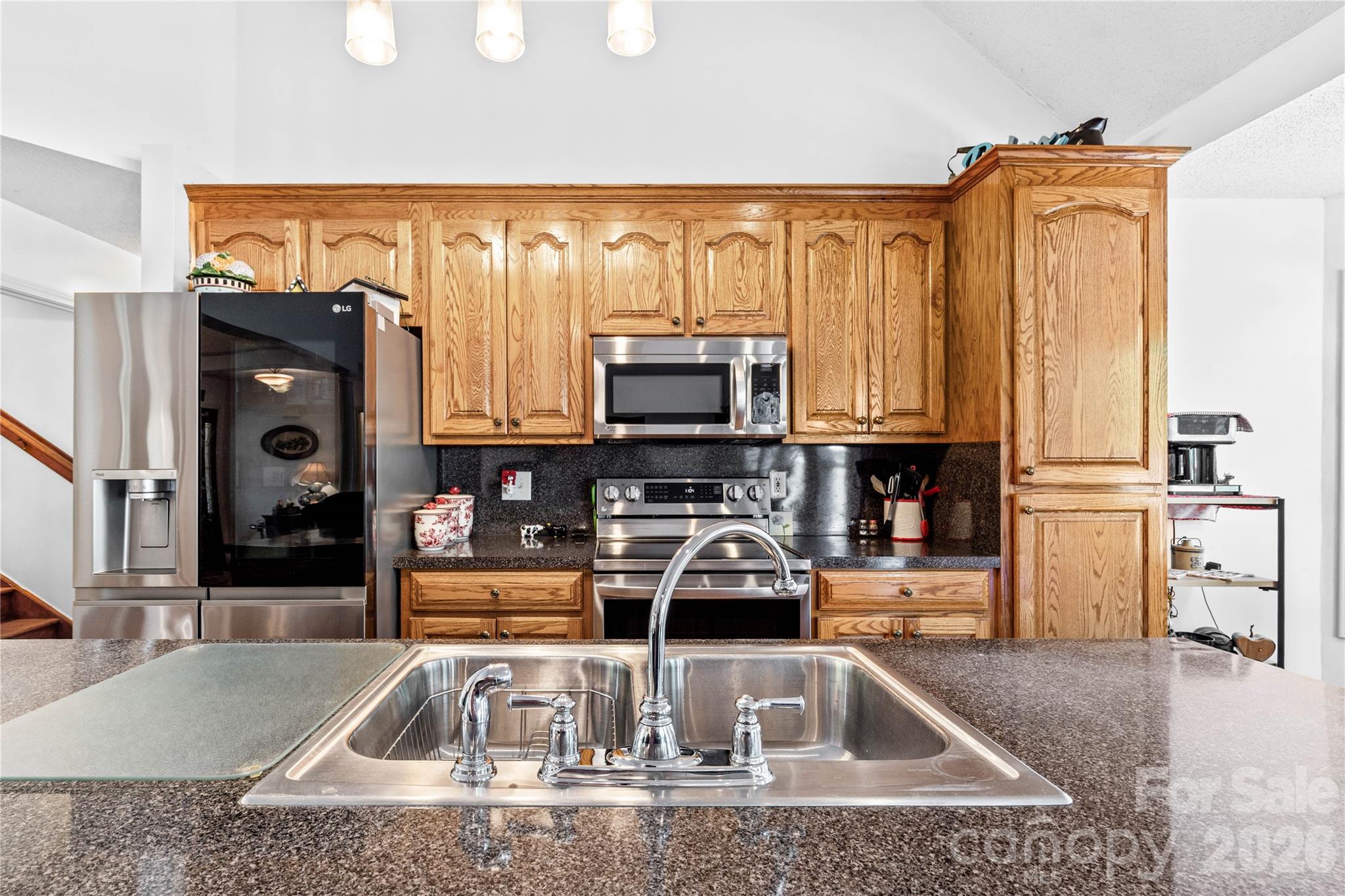 1530 Danlee Drive — Lancaster