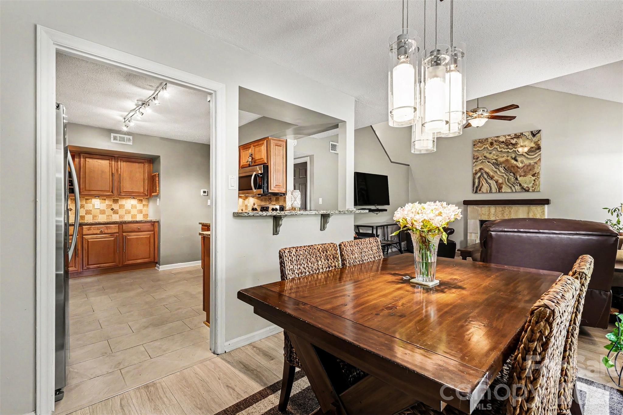 6614 Point Comfort Lane — Charlotte