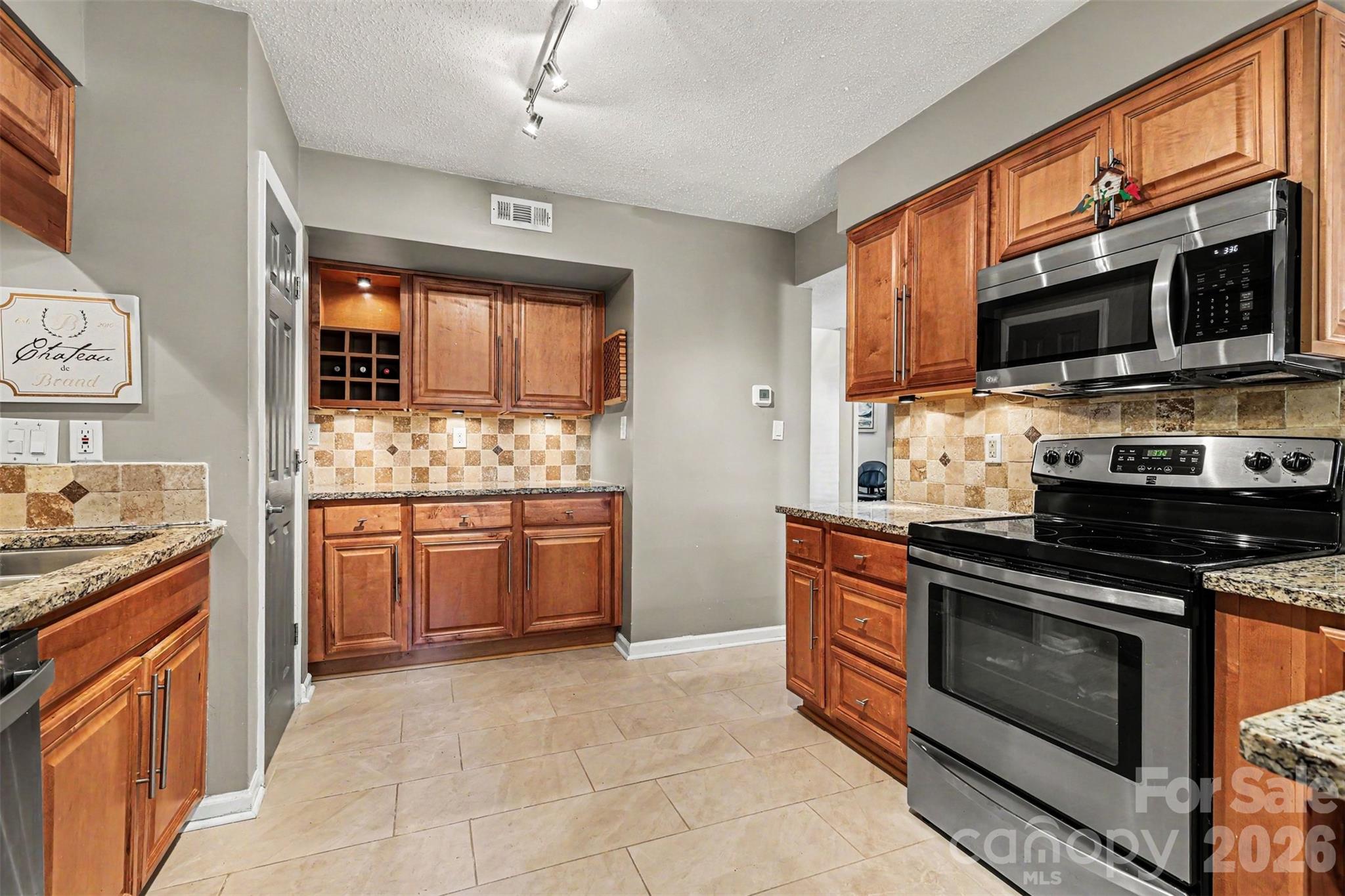 6614 Point Comfort Lane — Charlotte