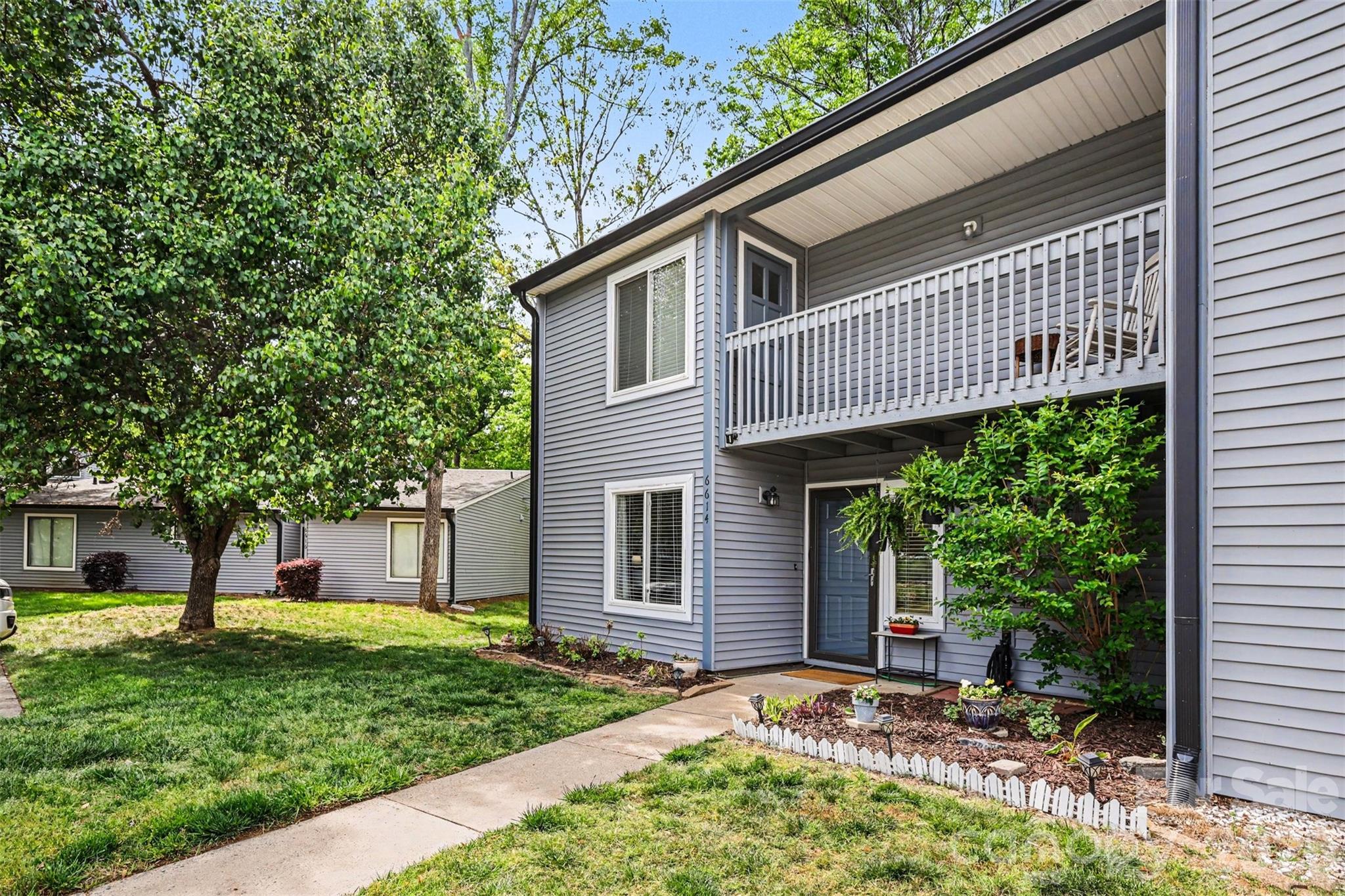 6614 Point Comfort Lane — Charlotte