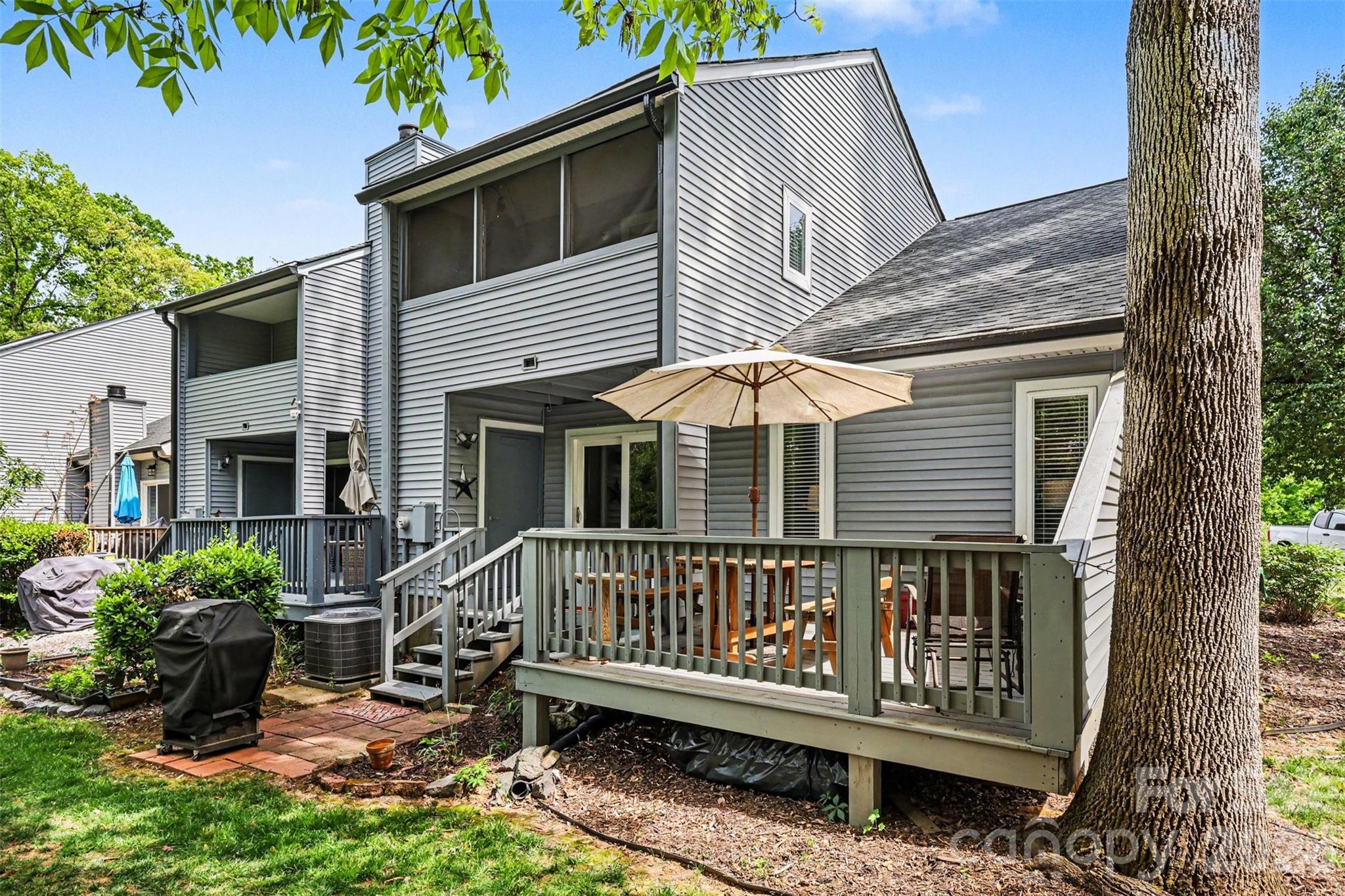 6614 Point Comfort Lane — Charlotte