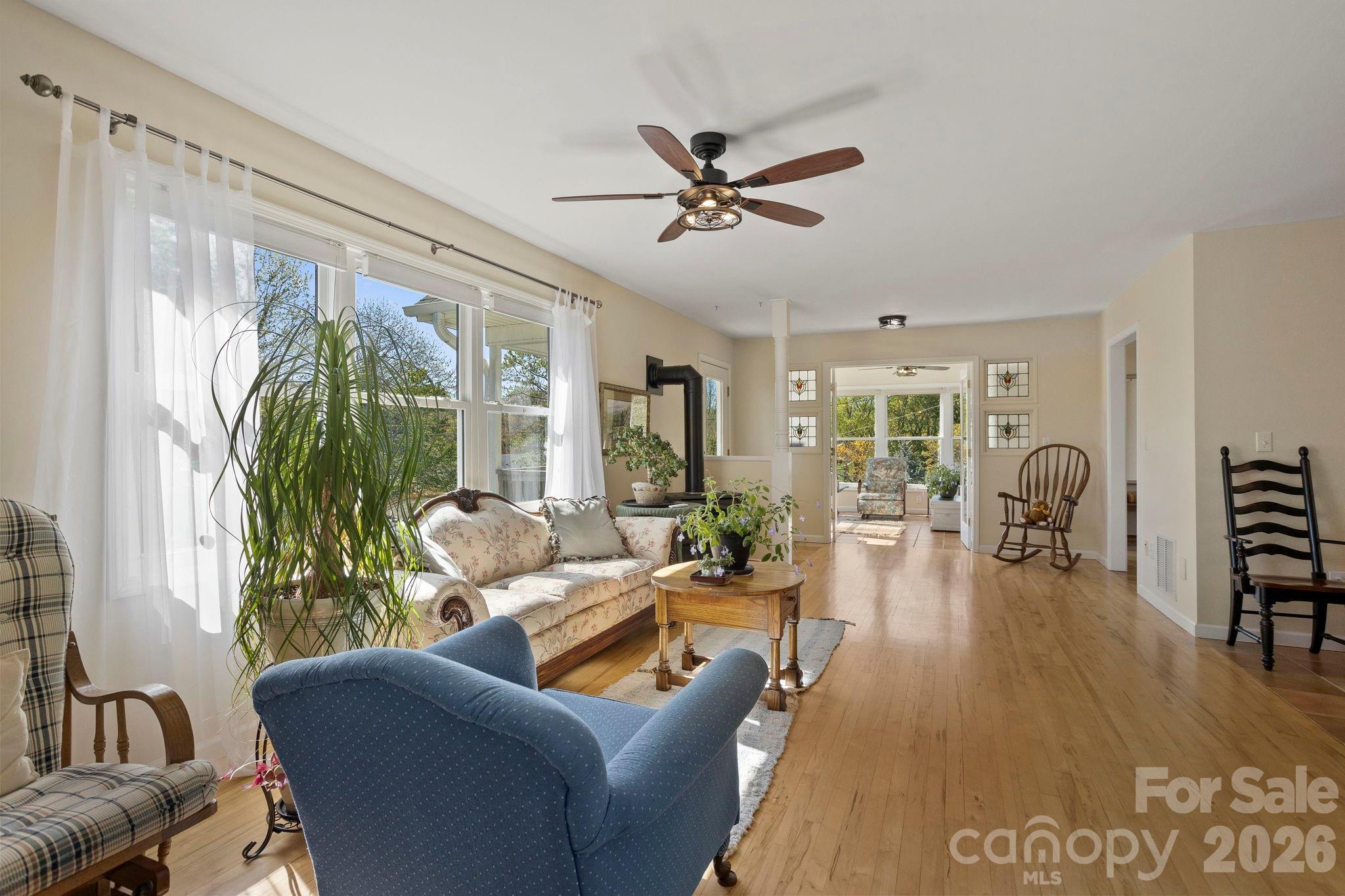 367 Crescent Street — Saluda