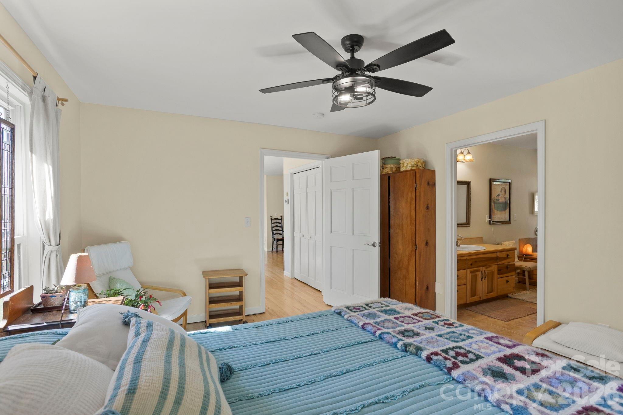 367 Crescent Street — Saluda