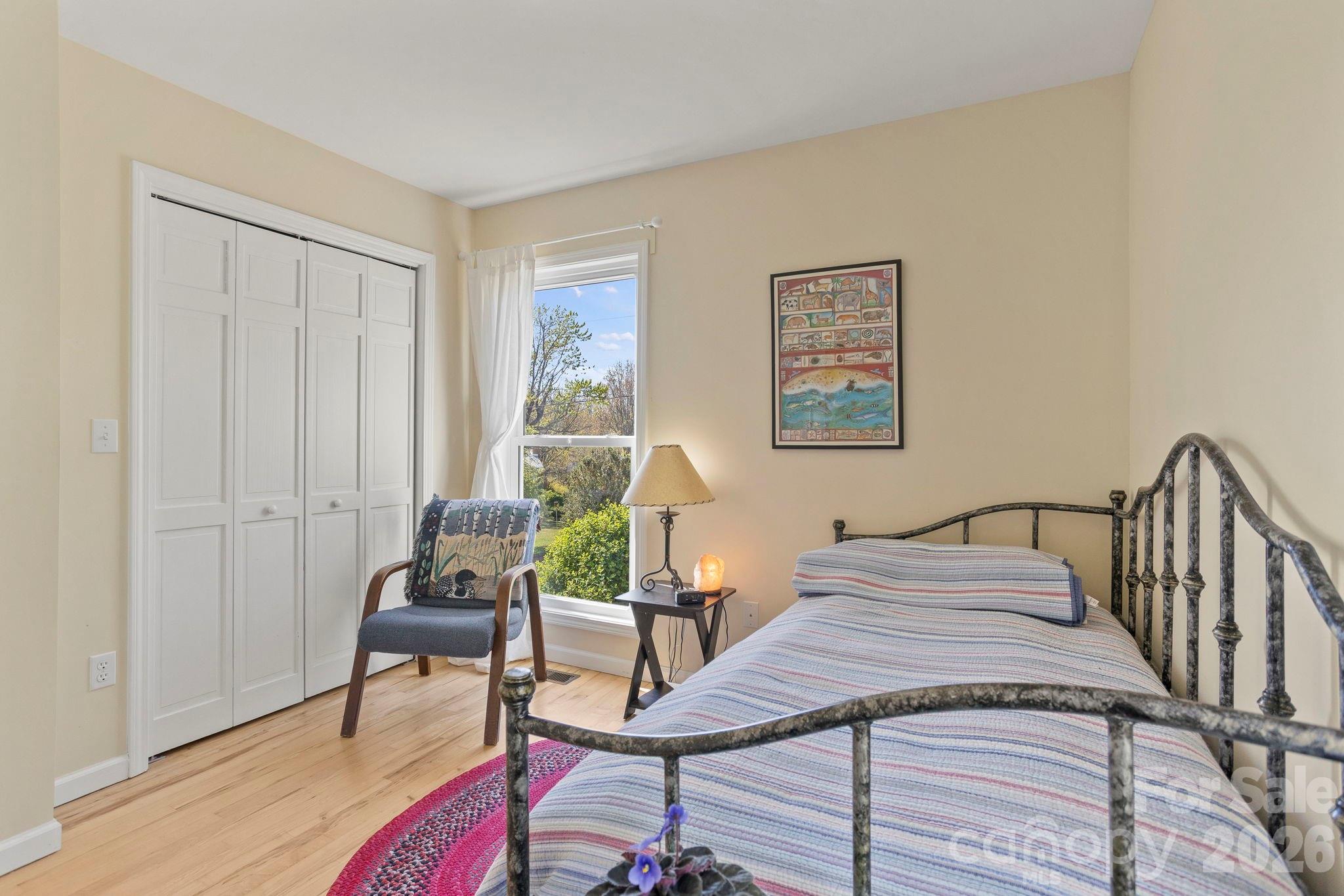367 Crescent Street — Saluda