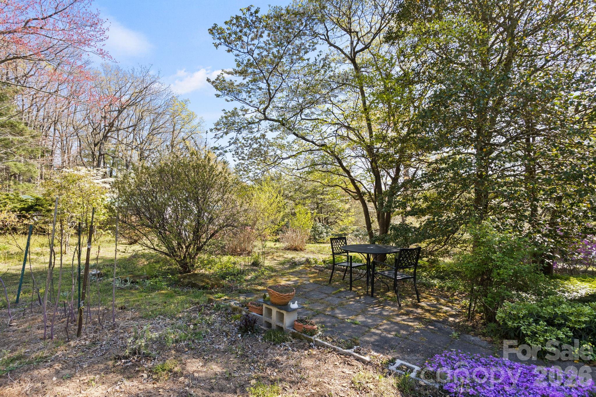 367 Crescent Street — Saluda