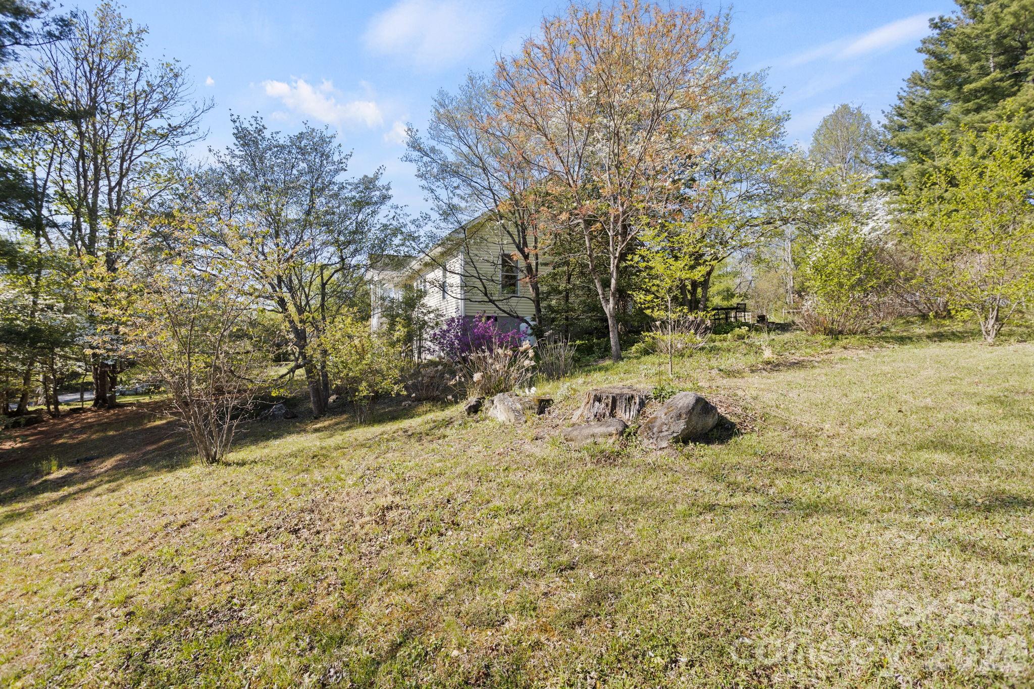 367 Crescent Street — Saluda