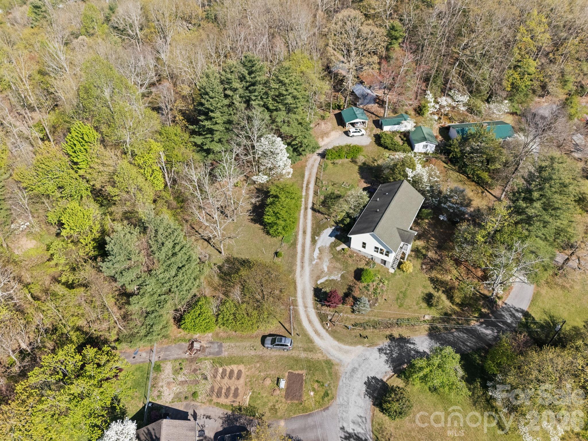 367 Crescent Street — Saluda