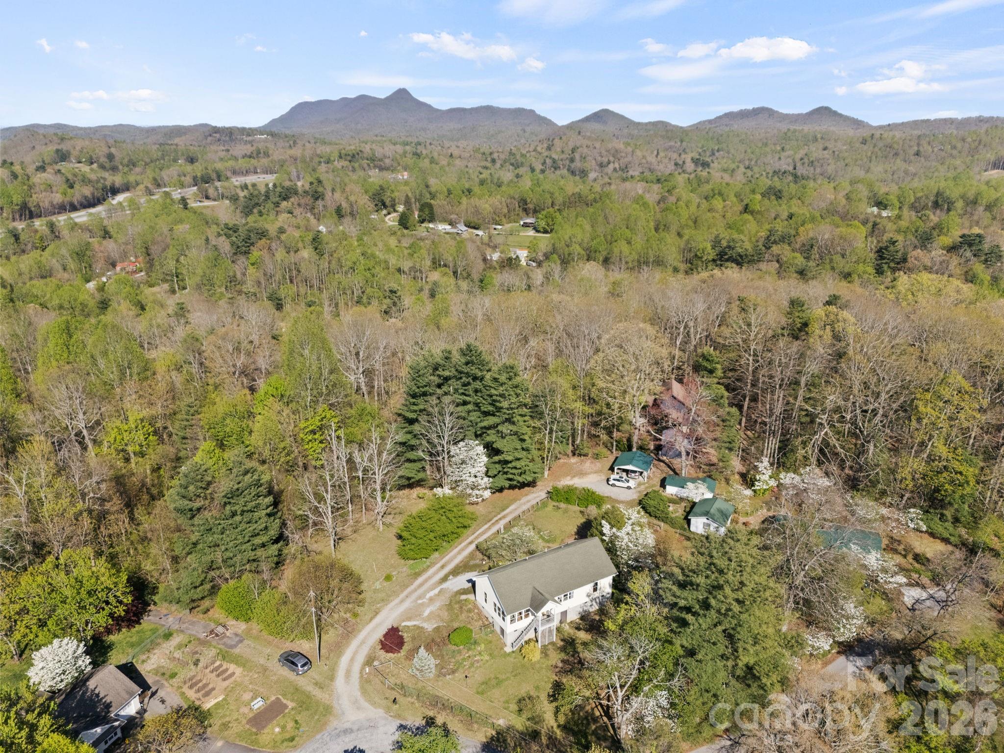 367 Crescent Street — Saluda