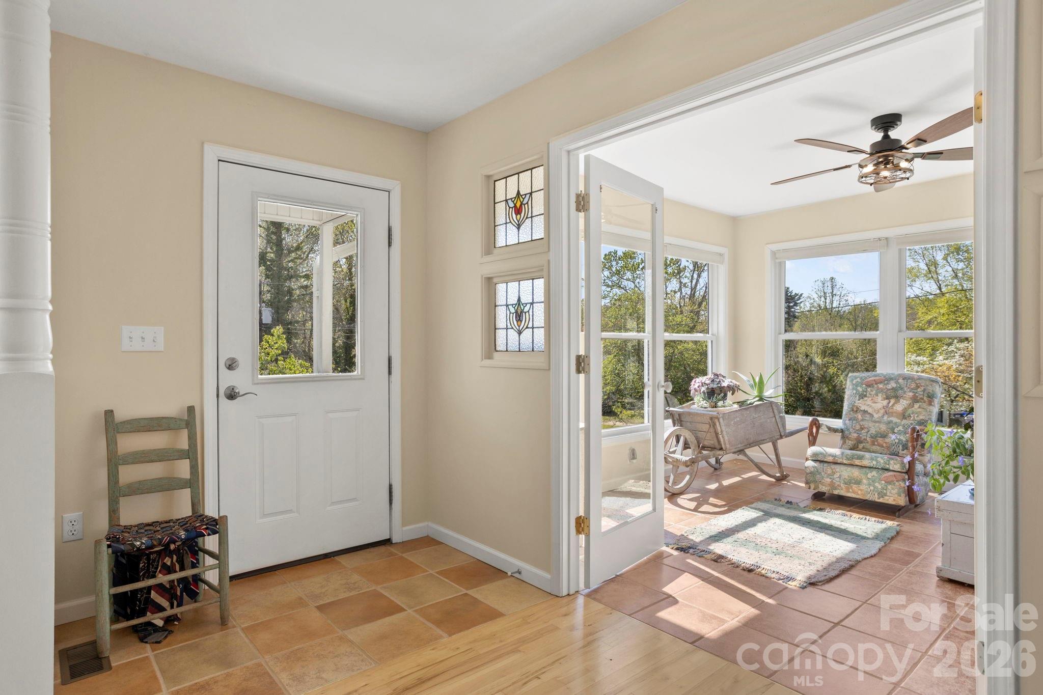 367 Crescent Street — Saluda