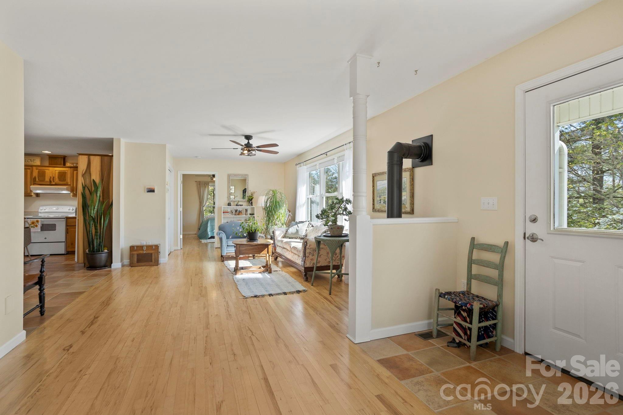 367 Crescent Street — Saluda