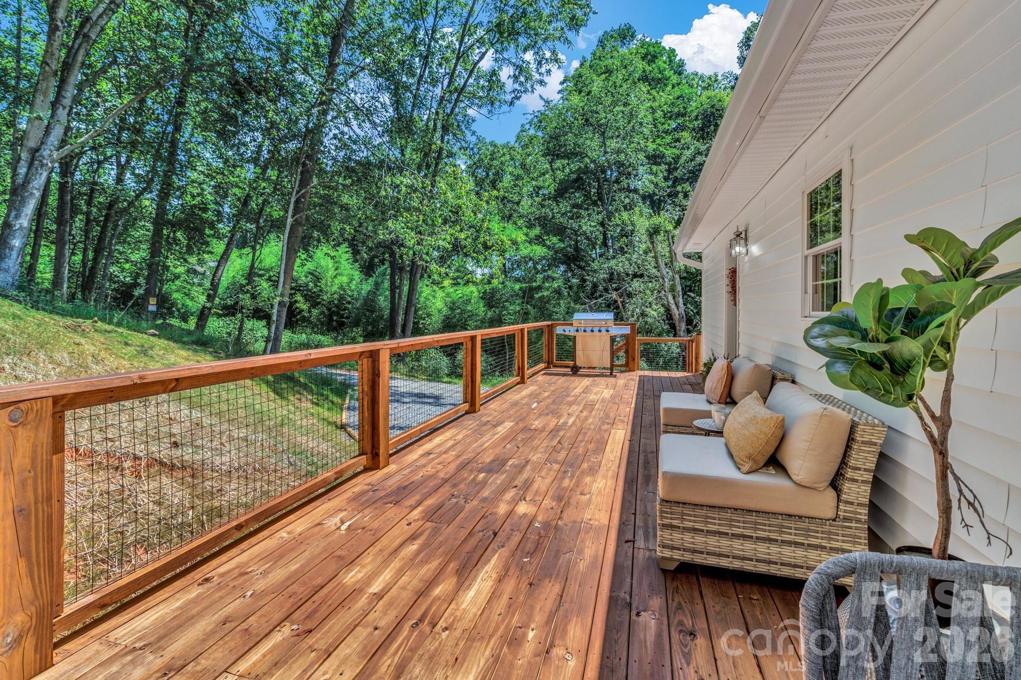 21 Carolinda Lane — Waynesville