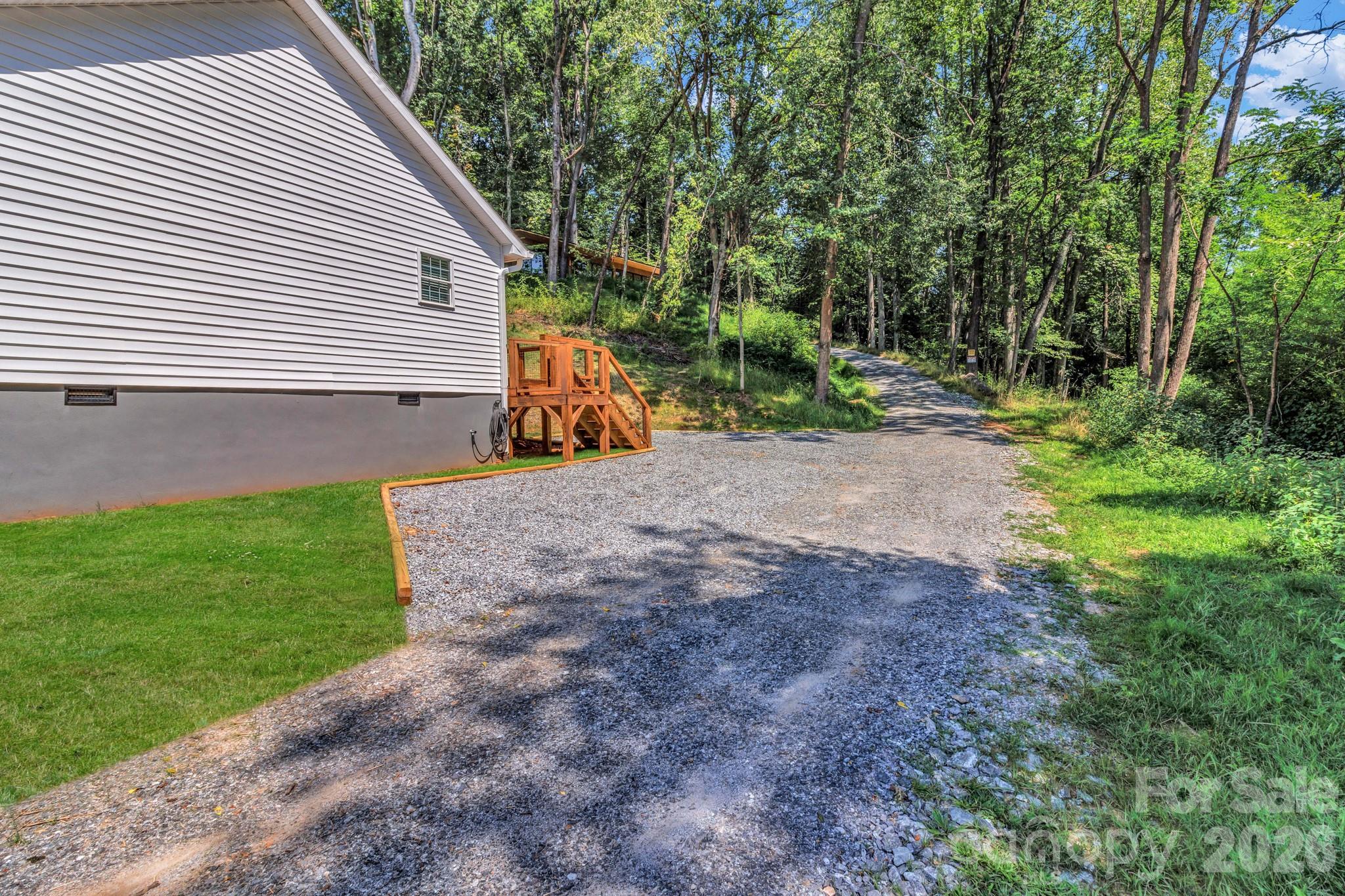 21 Carolinda Lane — Waynesville