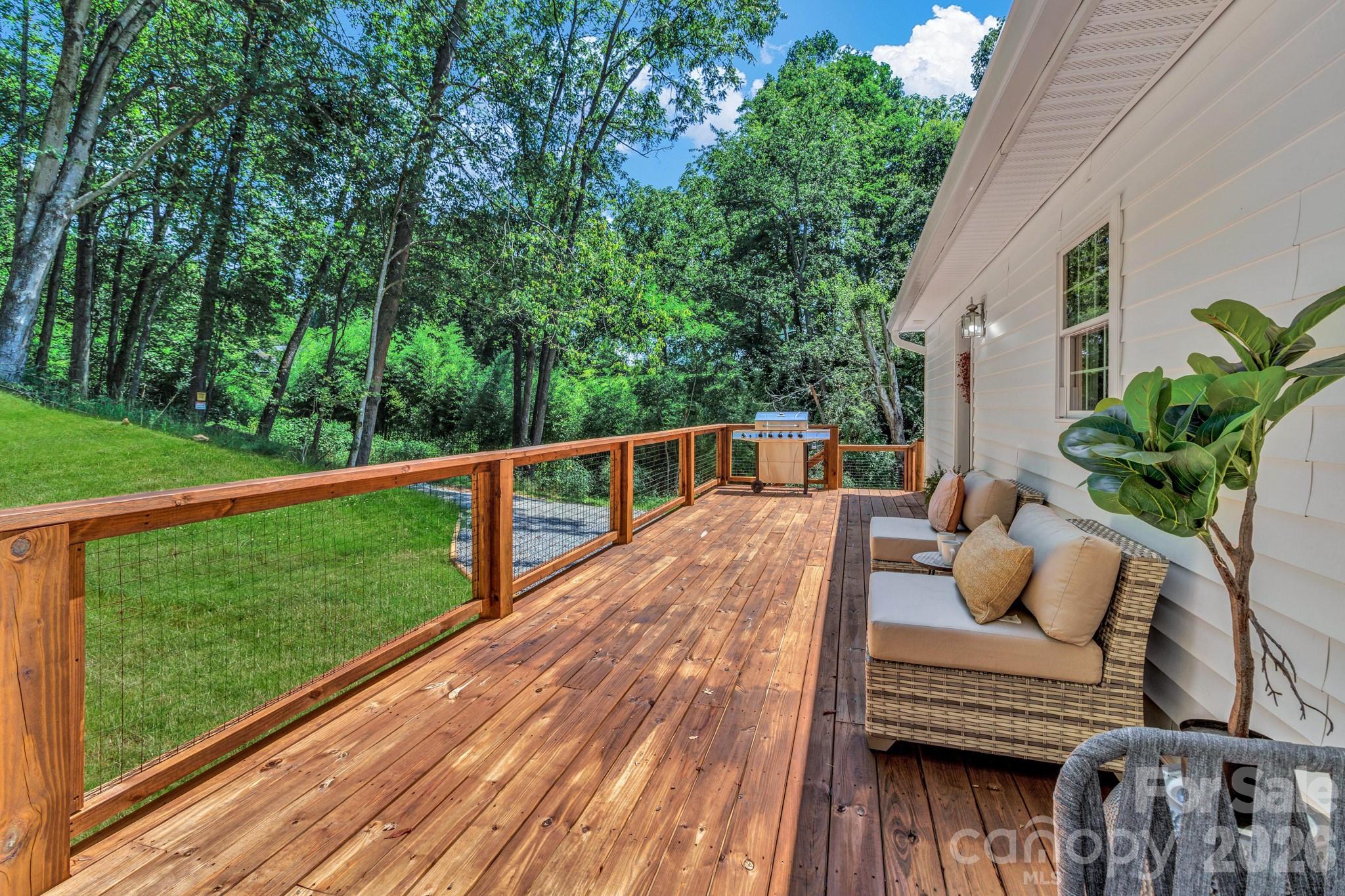 21 Carolinda Lane — Waynesville