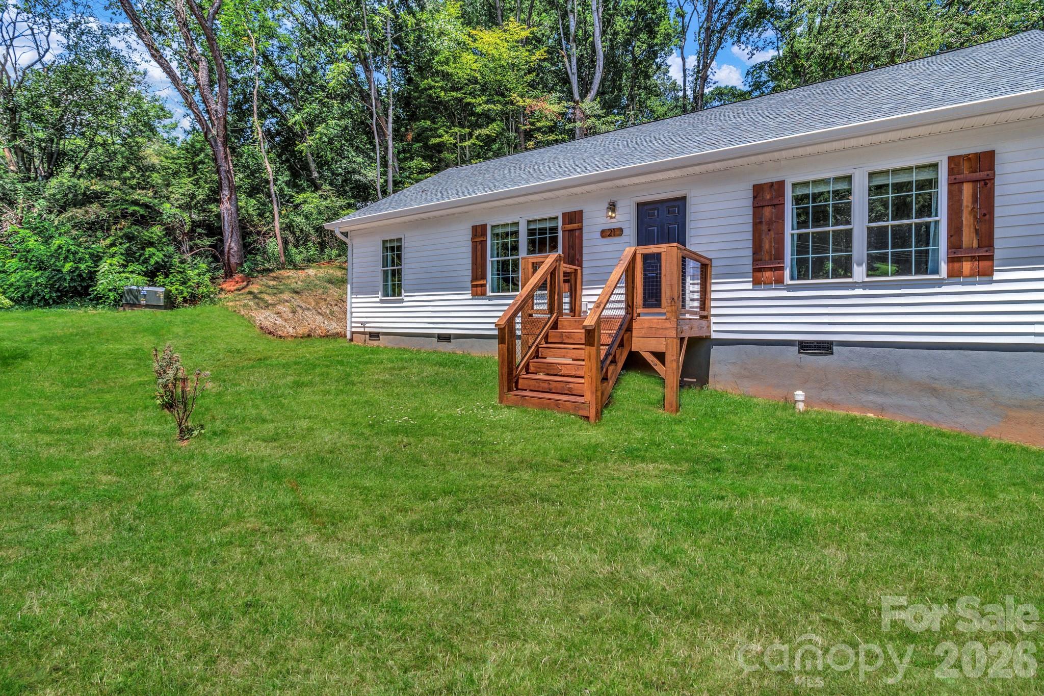 21 Carolinda Lane — Waynesville